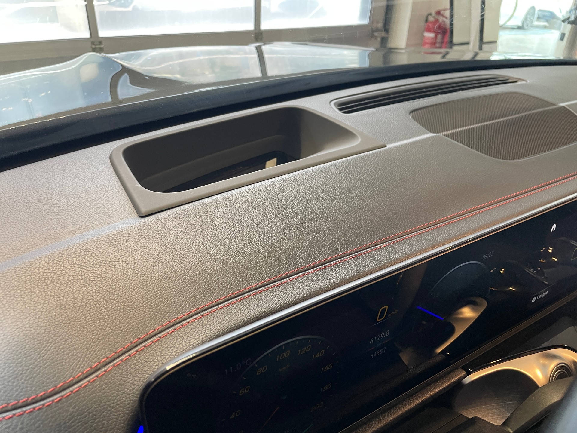 MERCEDES-BENZ EQB 350 AMG Line 4Matic-image-13