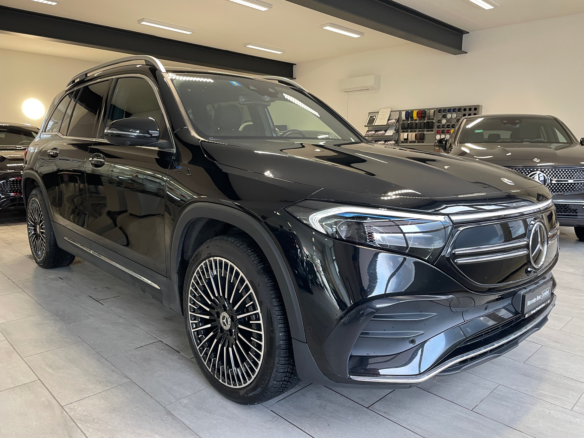 MERCEDES-BENZ EQB 350 AMG Line 4Matic-image-2