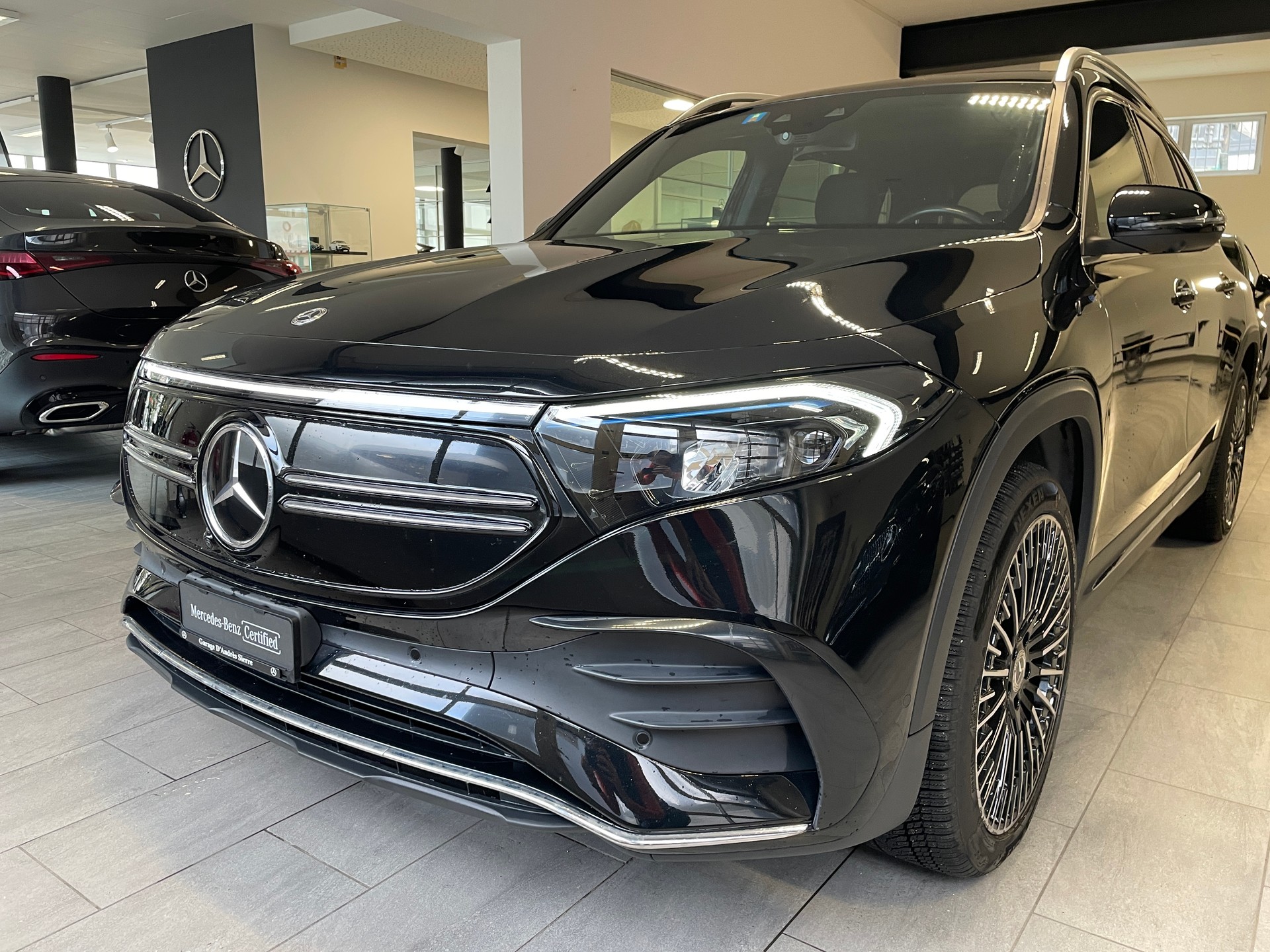 MERCEDES-BENZ EQB 350 AMG Line 4Matic-image-1