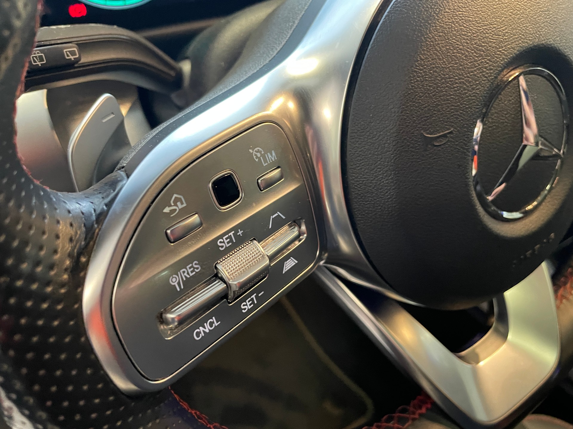MERCEDES-BENZ EQB 350 AMG Line 4Matic-image-12