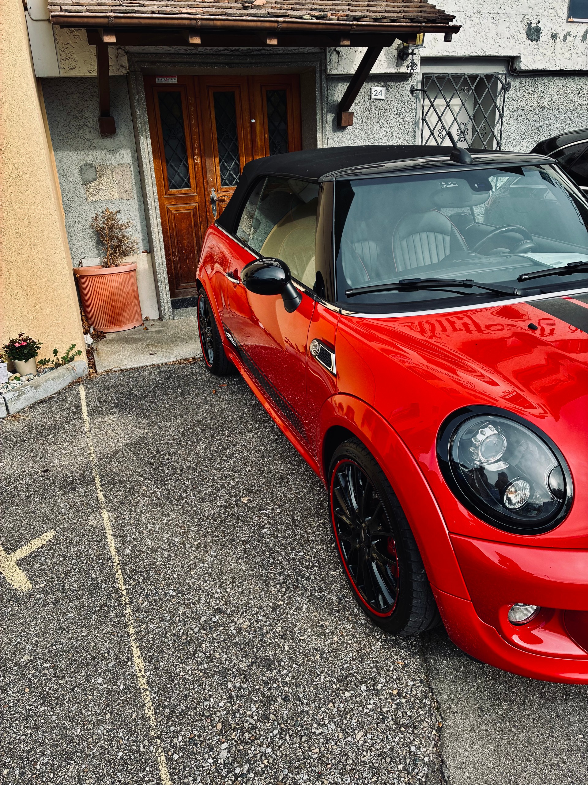 MINI Cooper Cabriolet-image-2