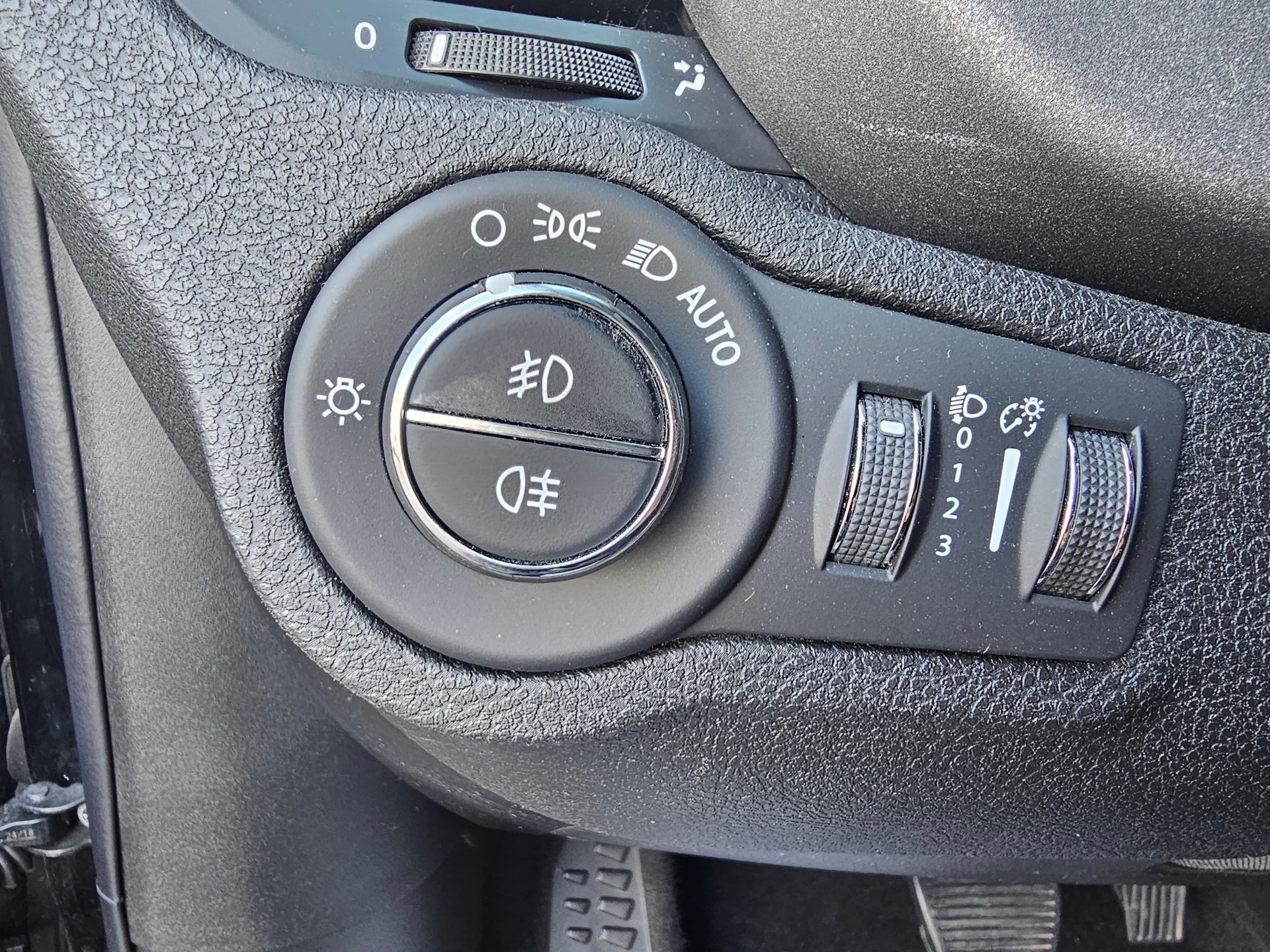 FIAT 500X 1.4T Cross 4x4 Automatic-image-9
