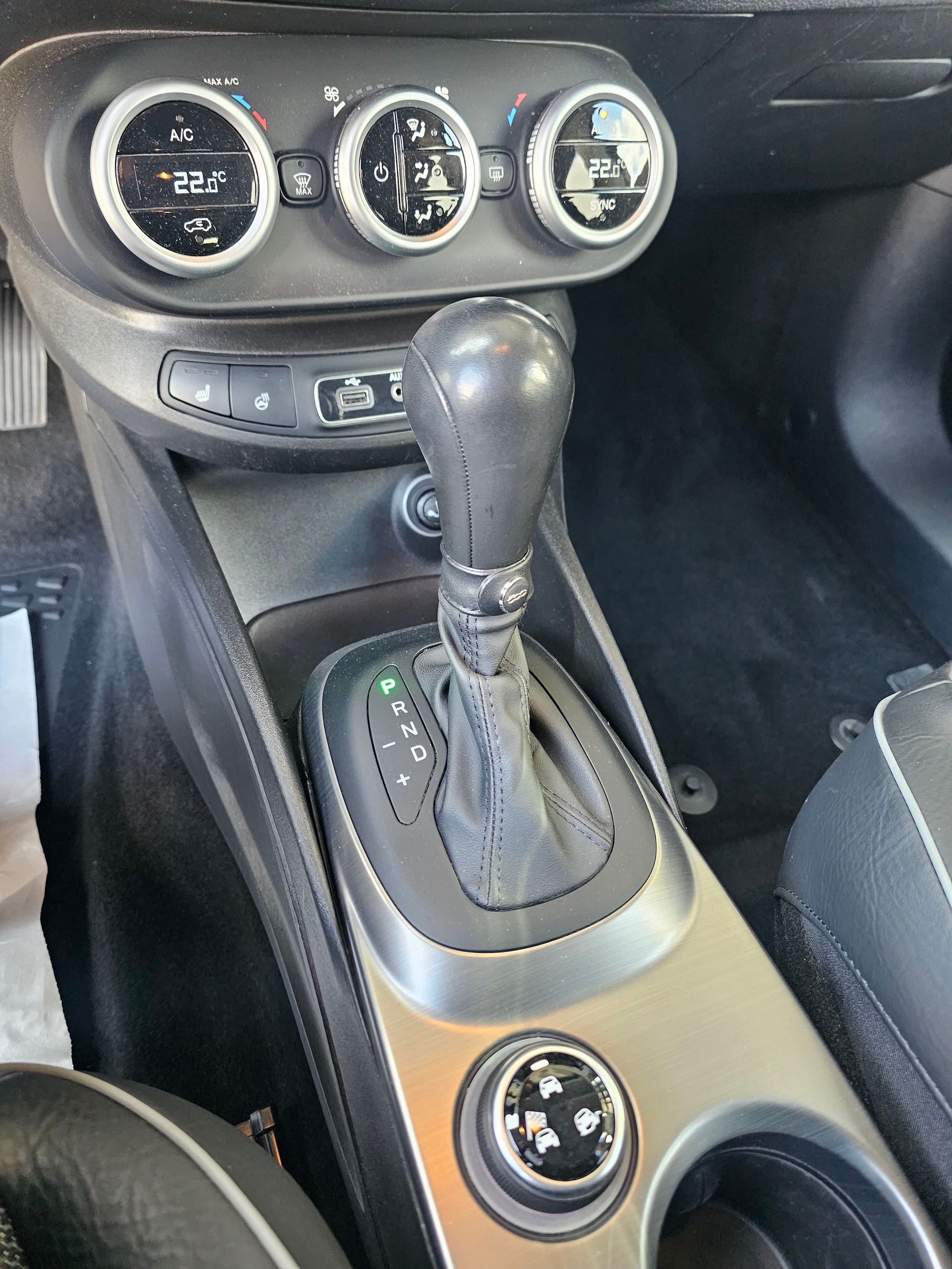 FIAT 500X 1.4T Cross 4x4 Automatic-image-12