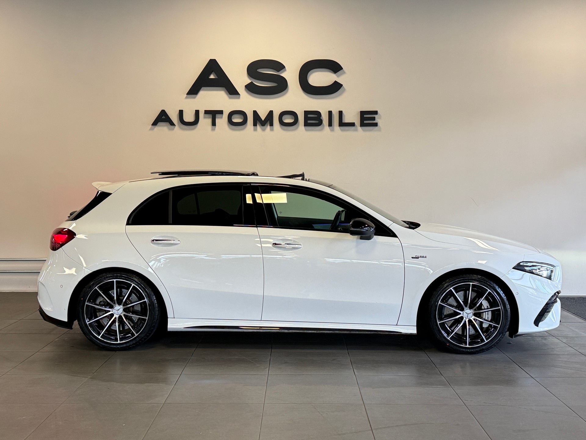 MERCEDES-BENZ A AMG 35 4Matic 8G-DCT *Facelift*-showroom-element-1