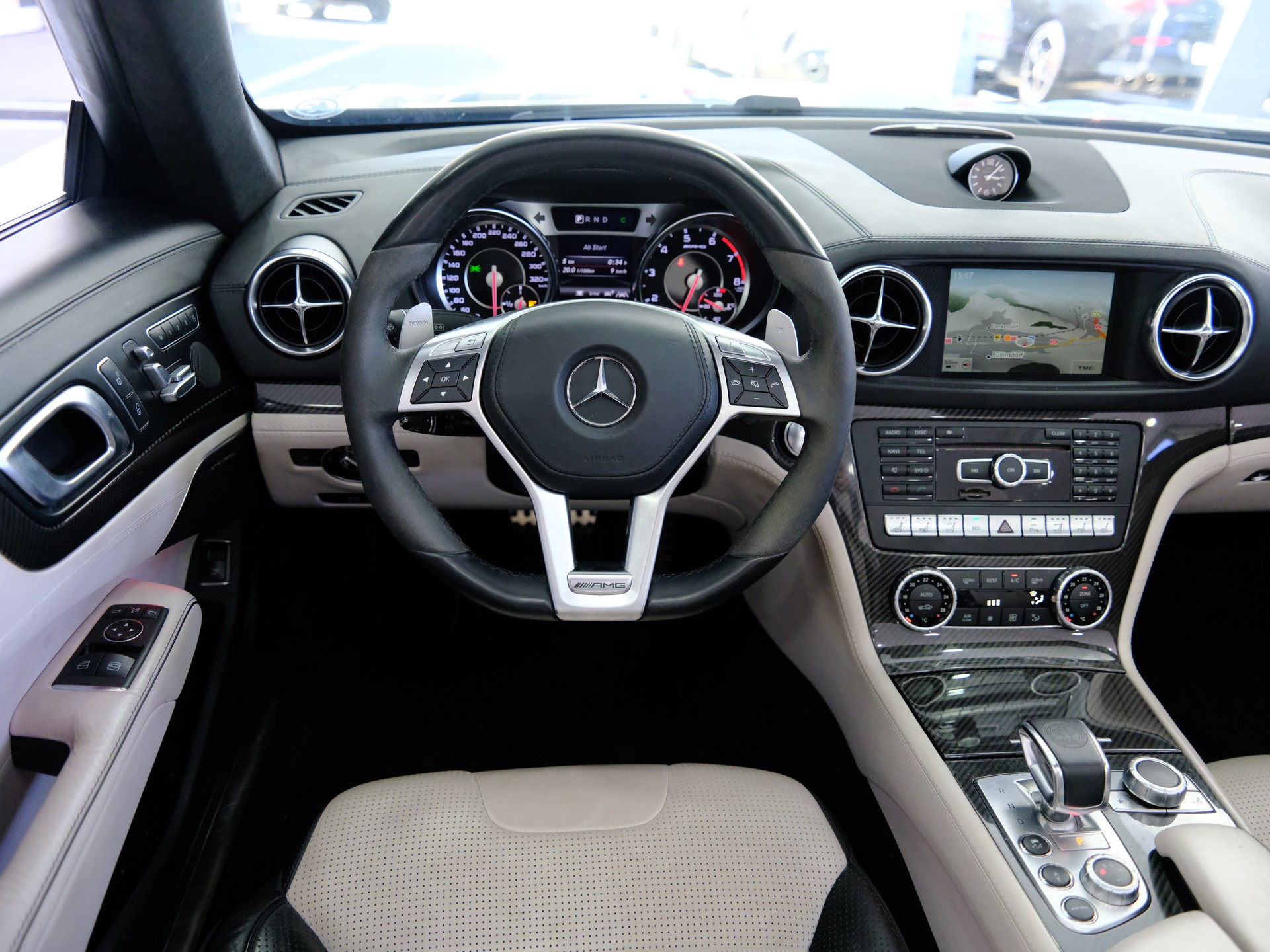 MERCEDES-BENZ SL 63 AMG Speedshift-image-11