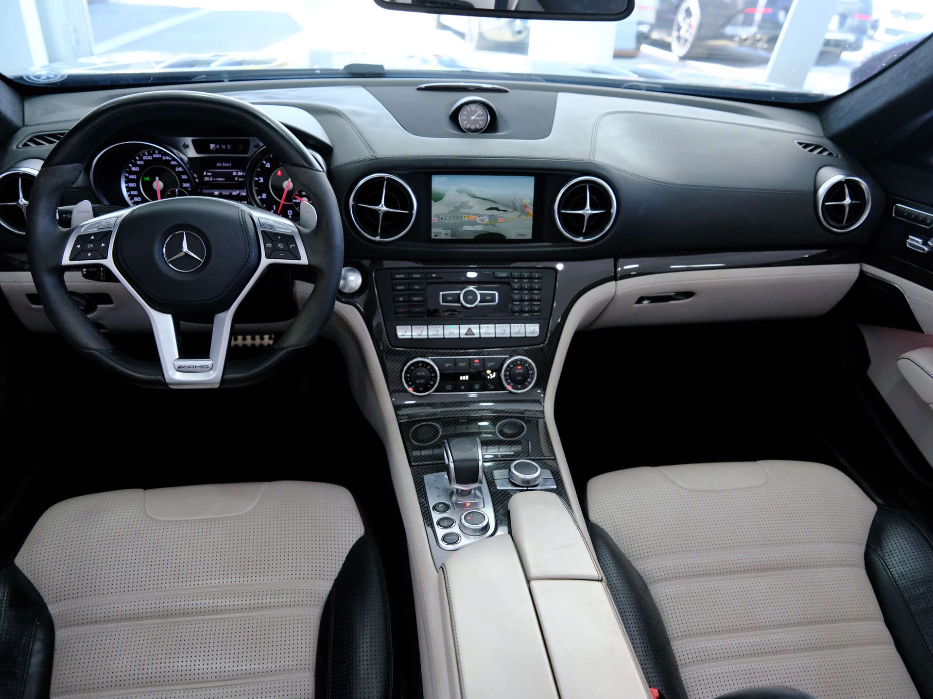 MERCEDES-BENZ SL 63 AMG Speedshift-image-12
