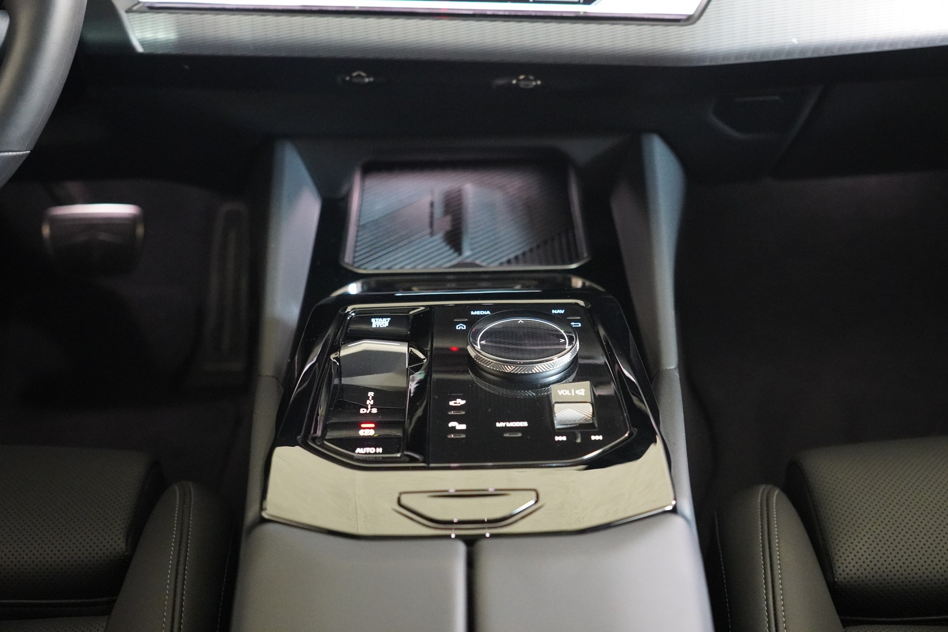 BMW 520d xDrive 48V Touring M Sport Steptronic-image-19