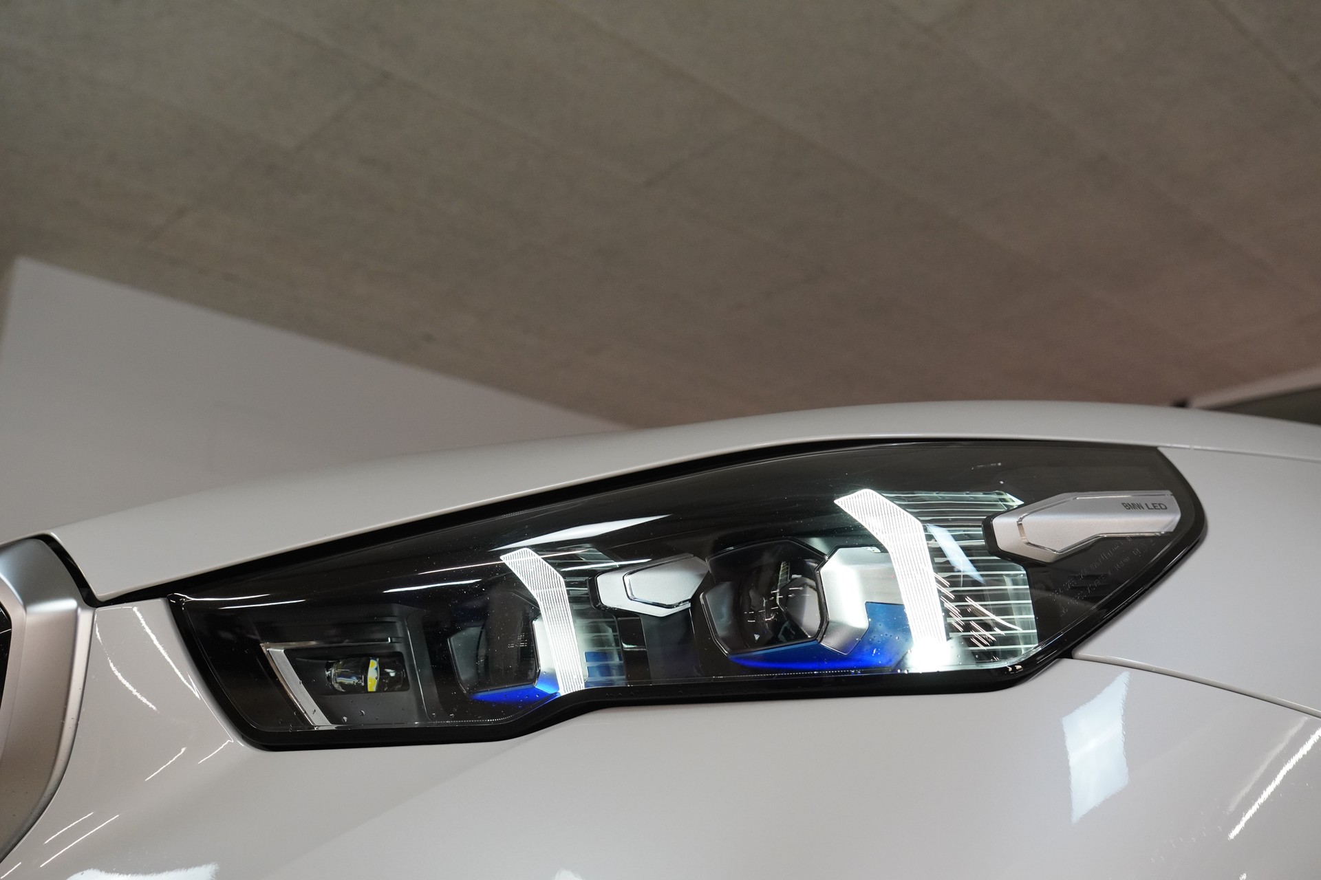 BMW 520d xDrive 48V Touring M Sport Steptronic-image-8