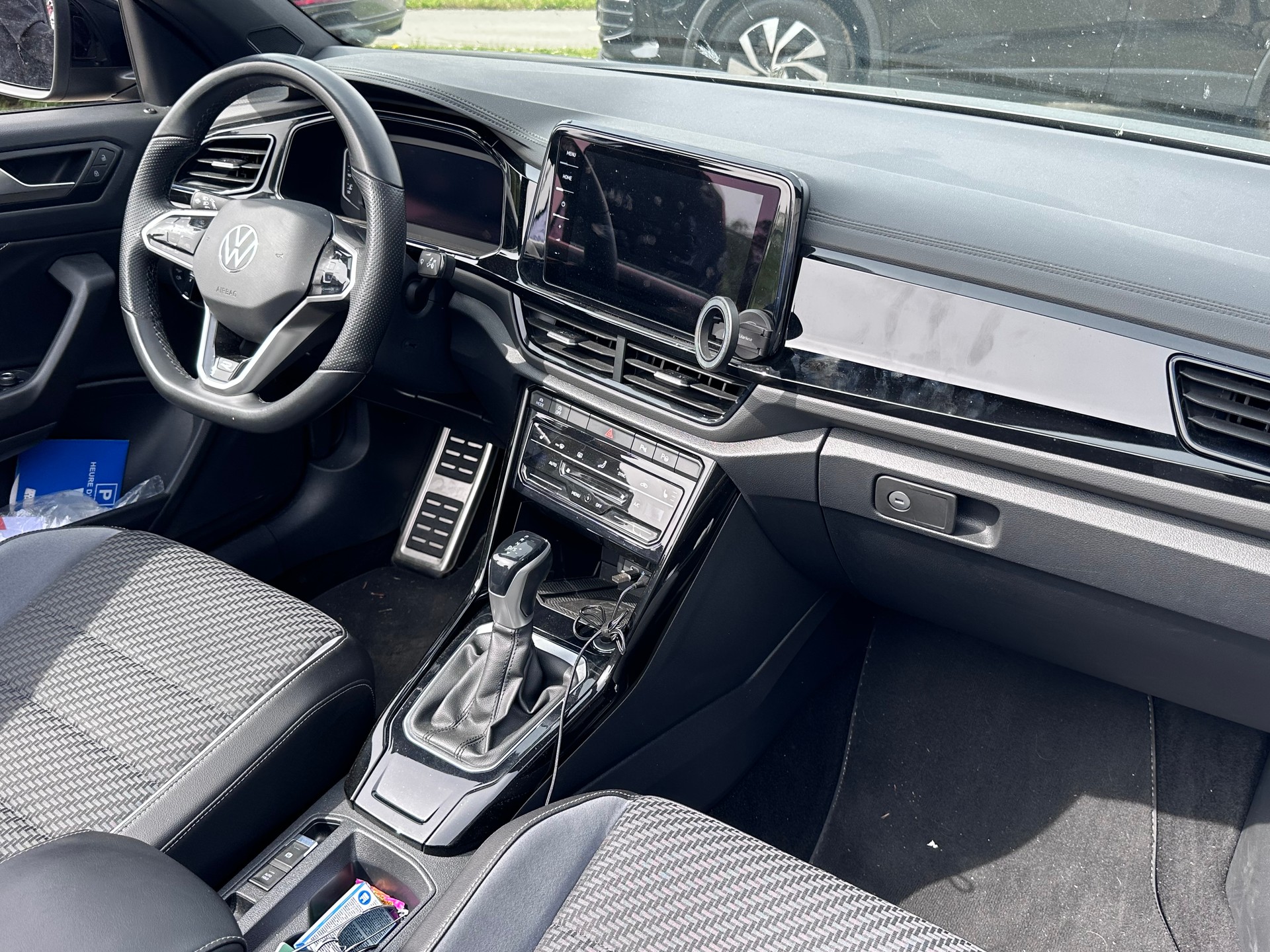 VW T-Roc Cabriolet 1.5 TSI EVO R-Line DSG-image-5