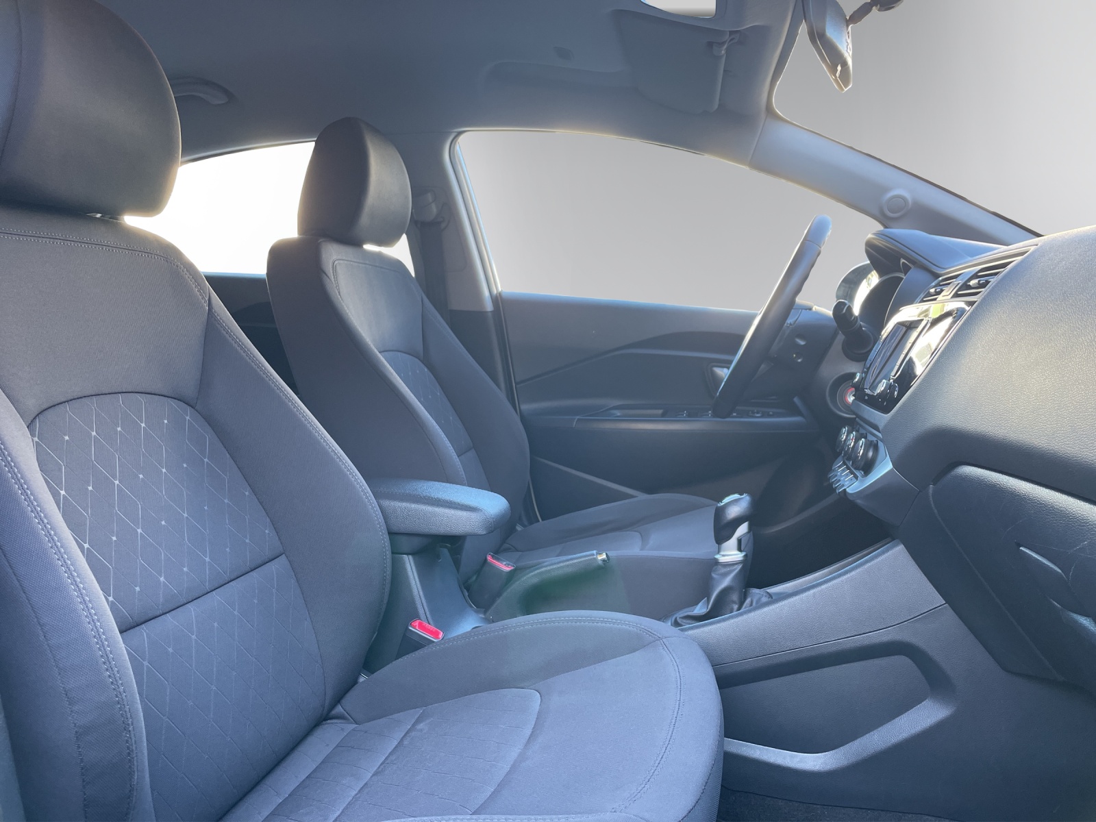 KIA Rio 1.4 CVVT Trend-image-10