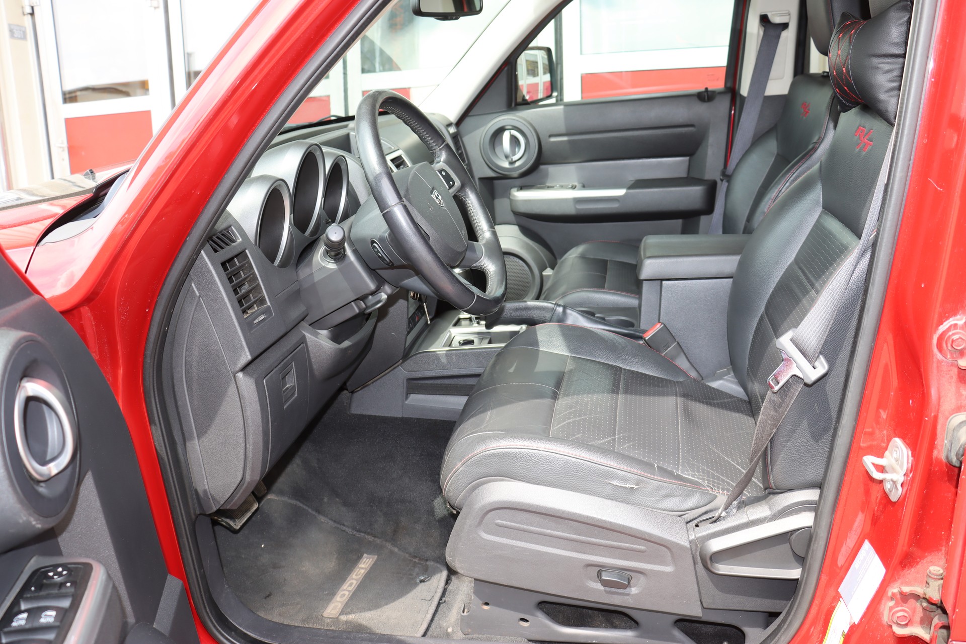 DODGE Nitro 2.8 CRD R/T Automatic-image-13