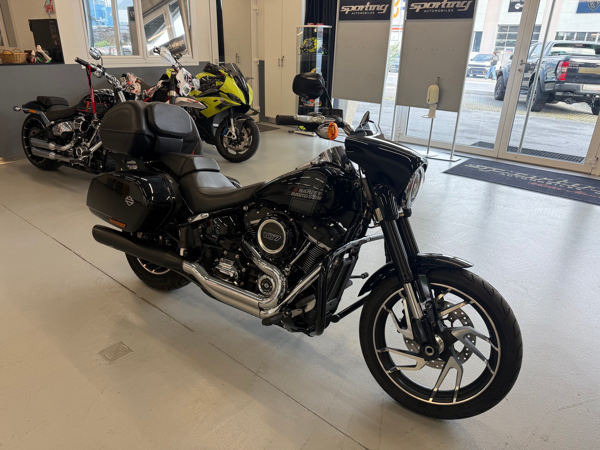 HARLEY-DAVIDSON FLSB Sport Glide 107-image-14