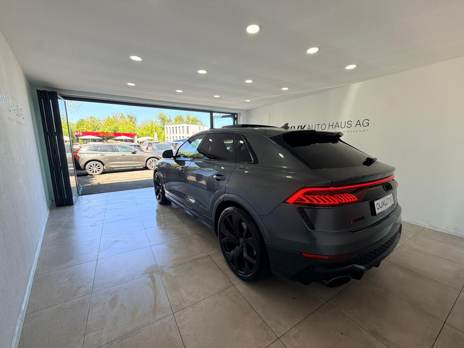 AUDI RSQ8 quattro tiptronic-image-5