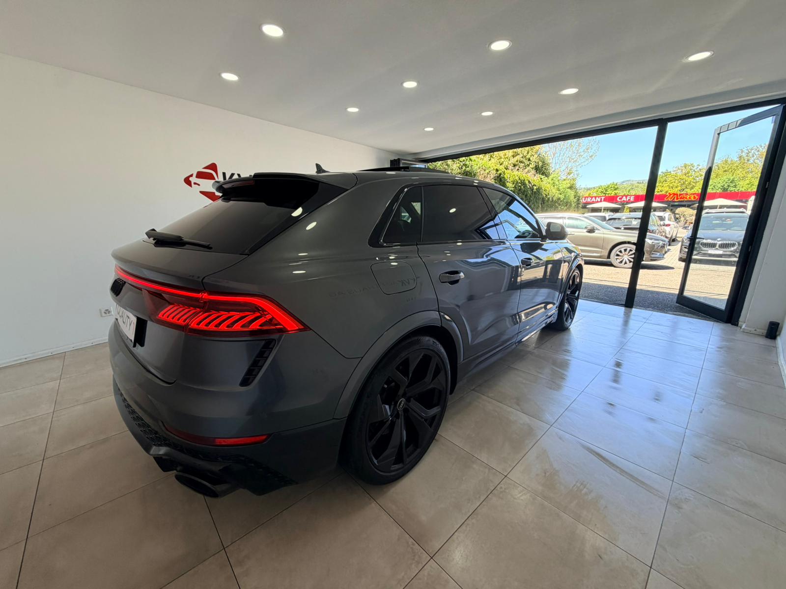 AUDI RSQ8 quattro tiptronic-image-4