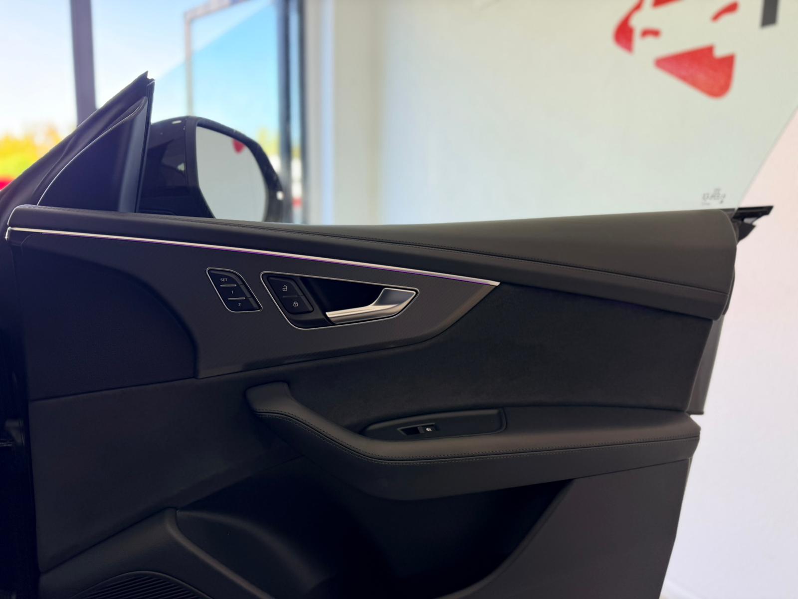 AUDI RSQ8 quattro tiptronic-image-19