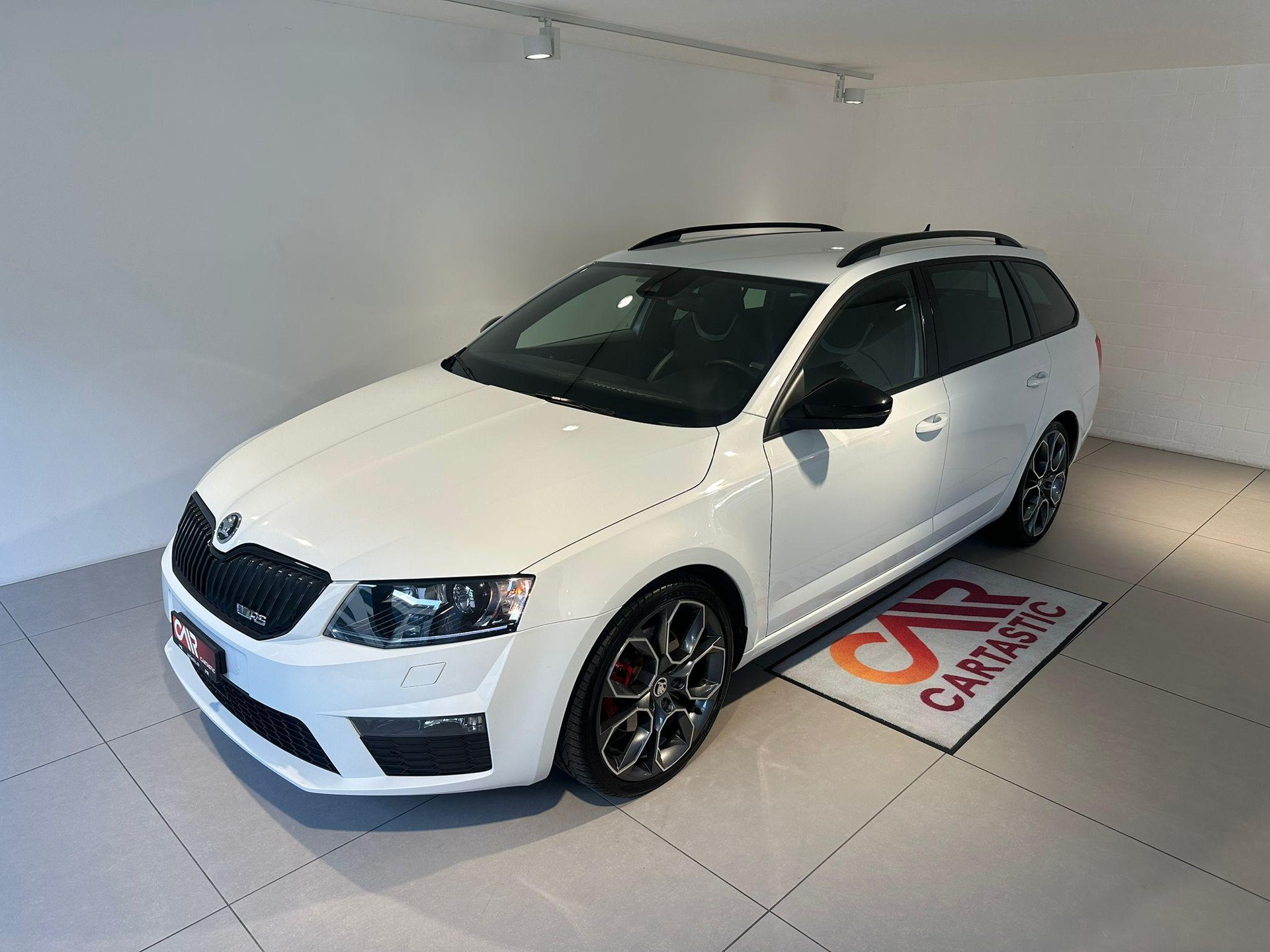 SKODA Octavia Combi 2.0 TDI 184 RS DSG-image-0