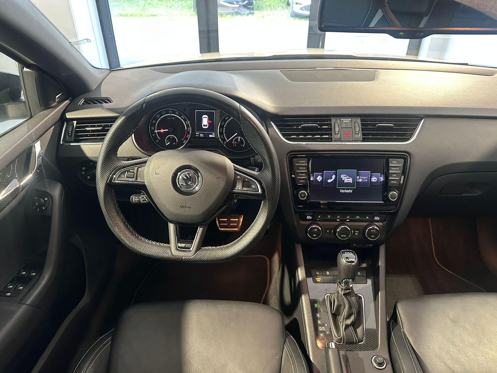 SKODA Octavia Combi 2.0 TDI 184 RS DSG-image-6