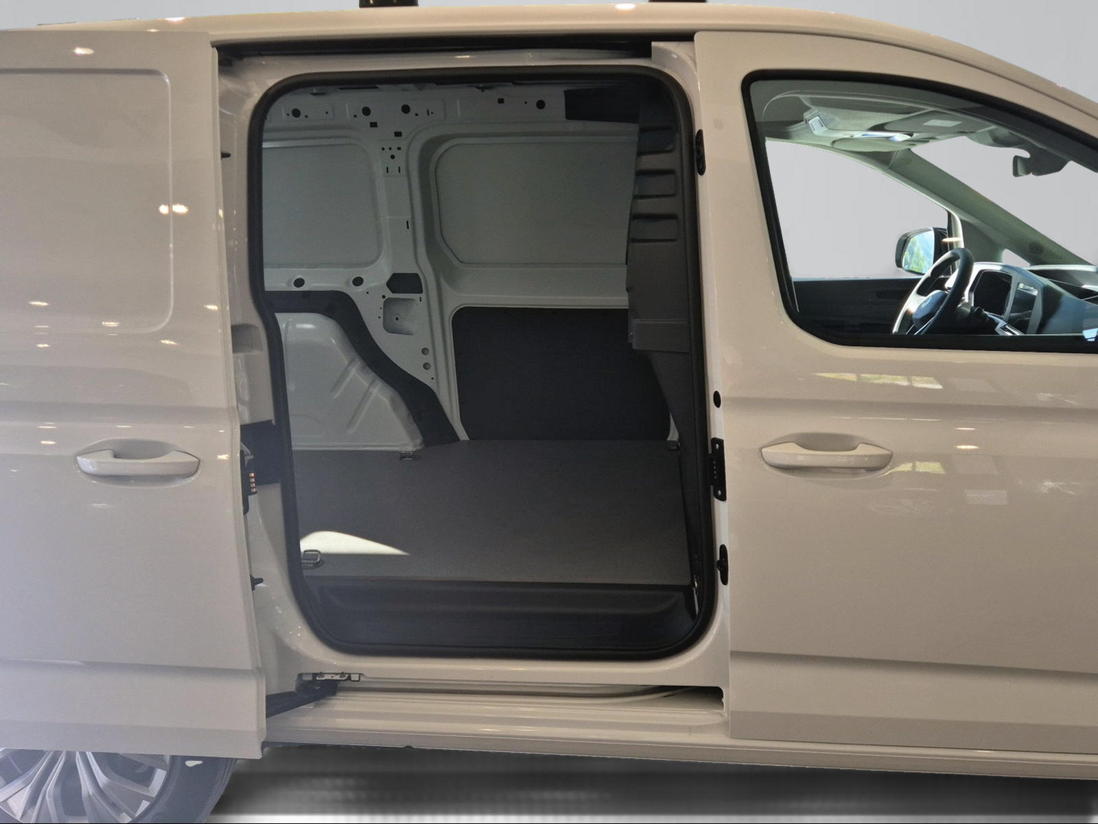 VW Caddy Cargo 2.0TDI Maxi 4Motion-image-11