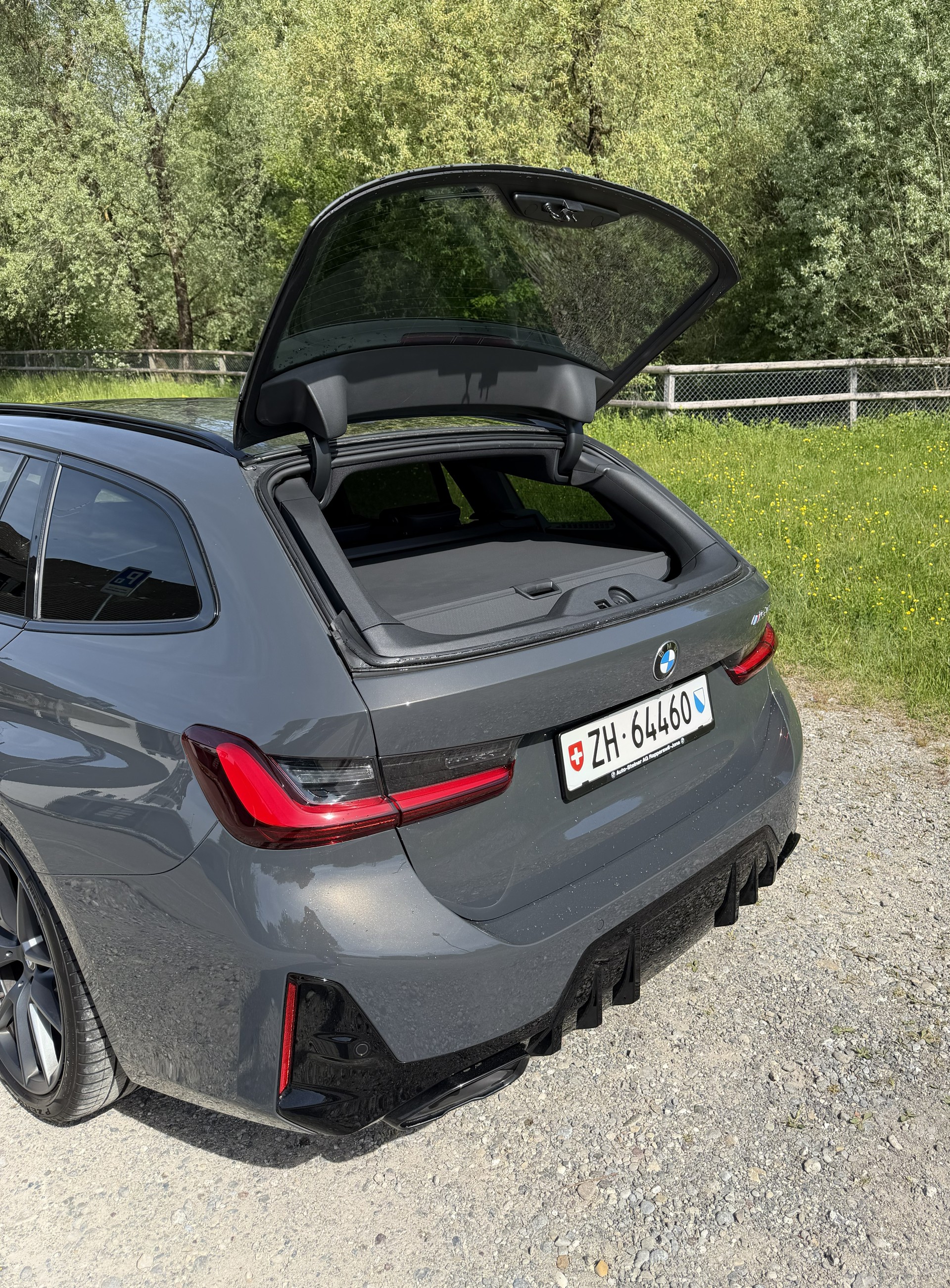 BMW xDrive 48V Touring Steptronic M Sport Pro-image-4