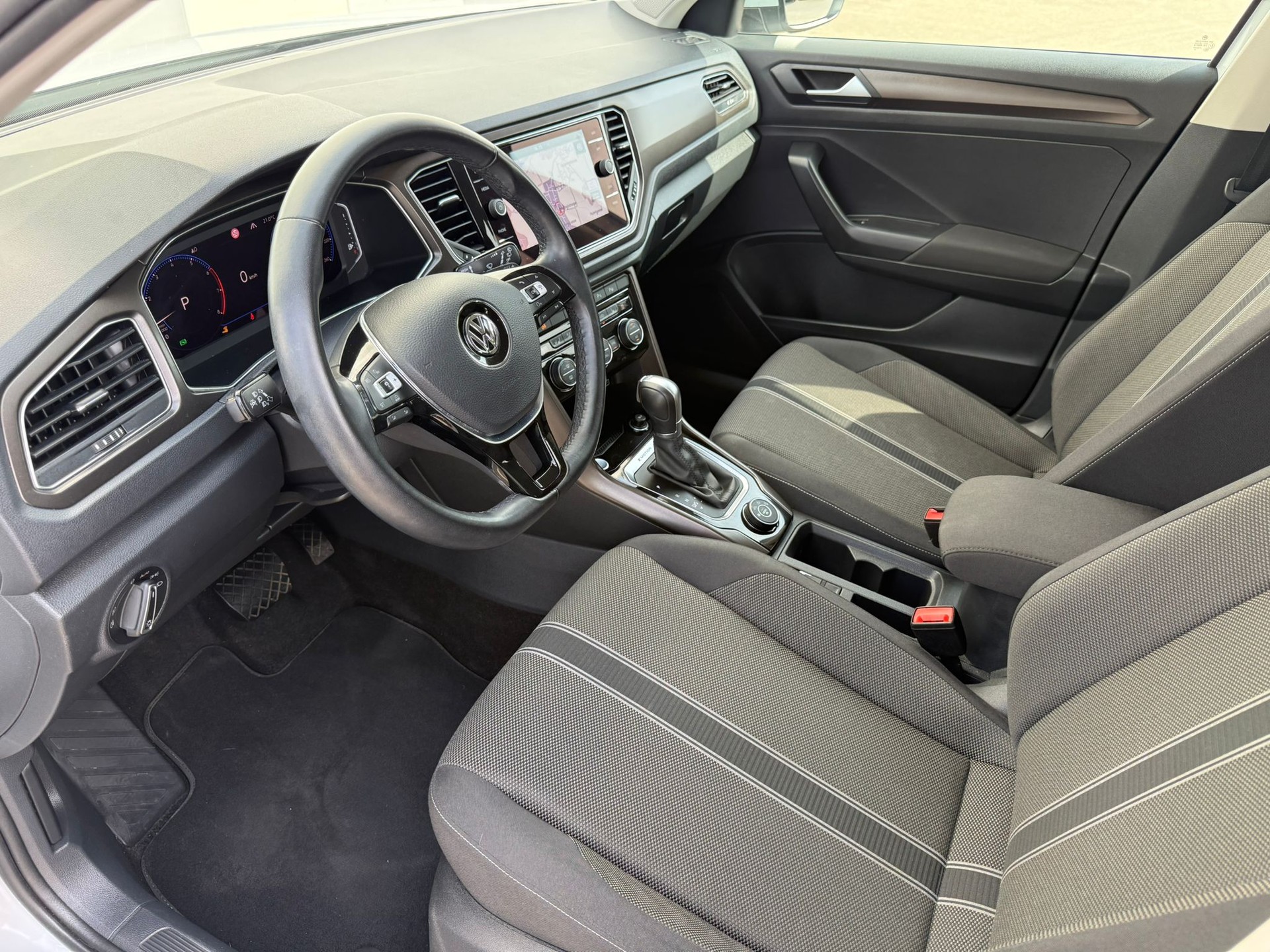 VW T-Roc 2.0 TSI Advance DSG 4Motion-image-8