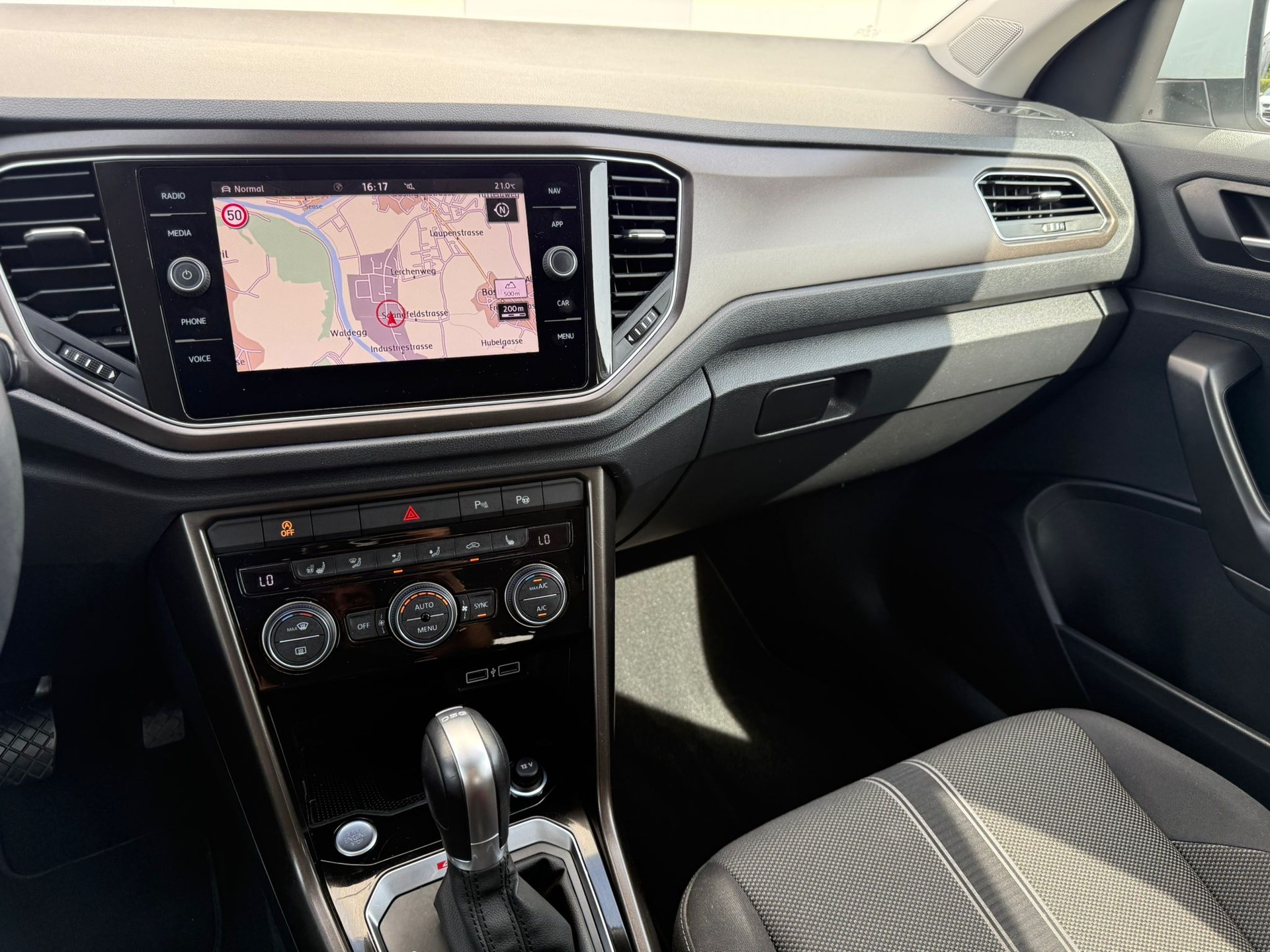 VW T-Roc 2.0 TSI Advance DSG 4Motion-image-12