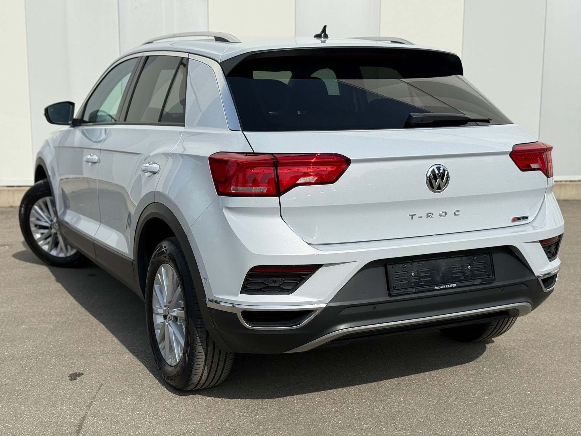 VW T-Roc 2.0 TSI Advance DSG 4Motion-image-3
