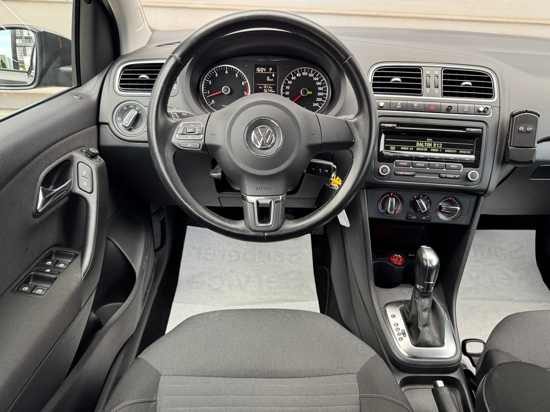 VW Polo 1.2 TSI BMT Comfortline DSG-image-7