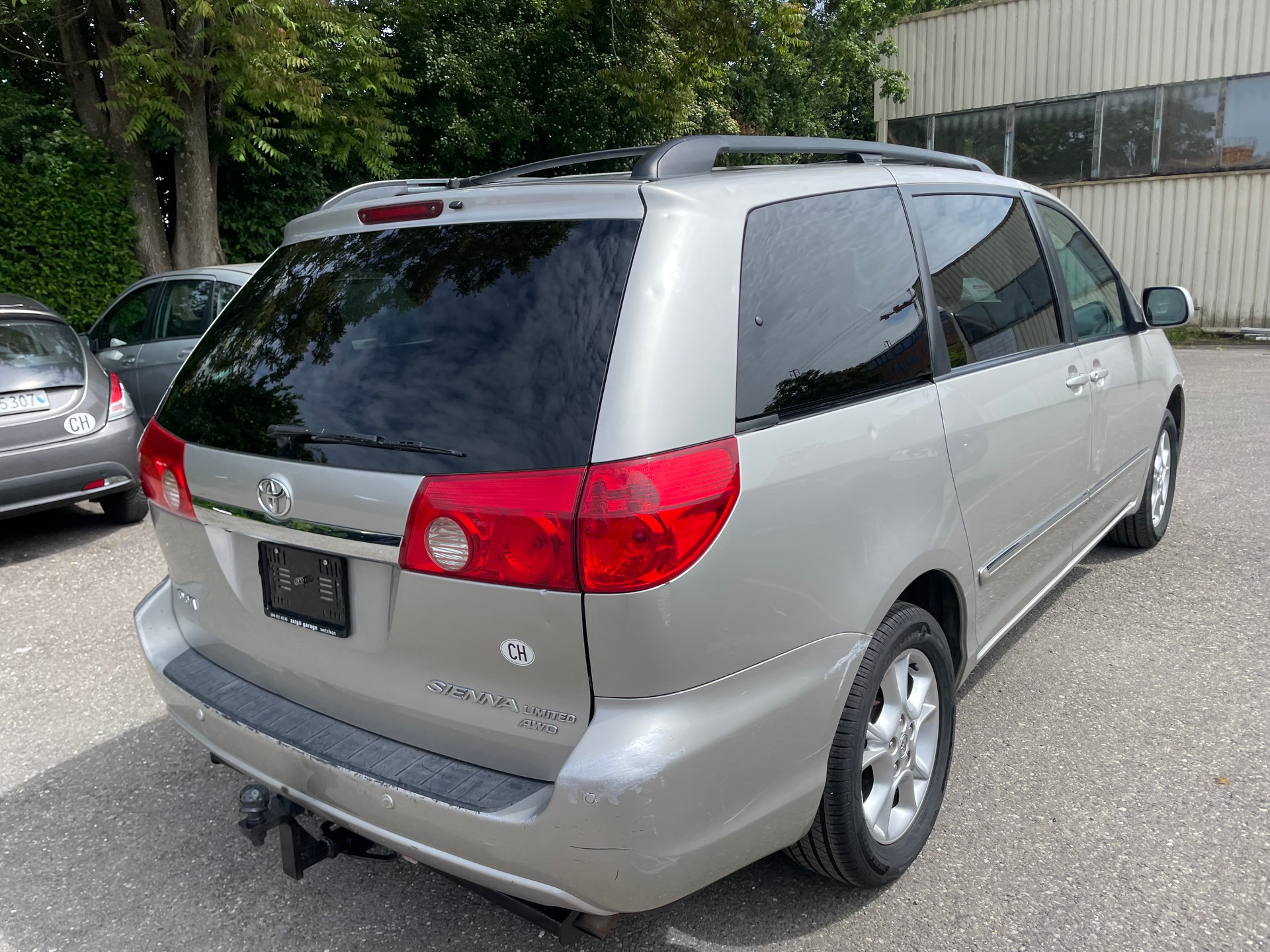 TOYOTA Limited-image-3