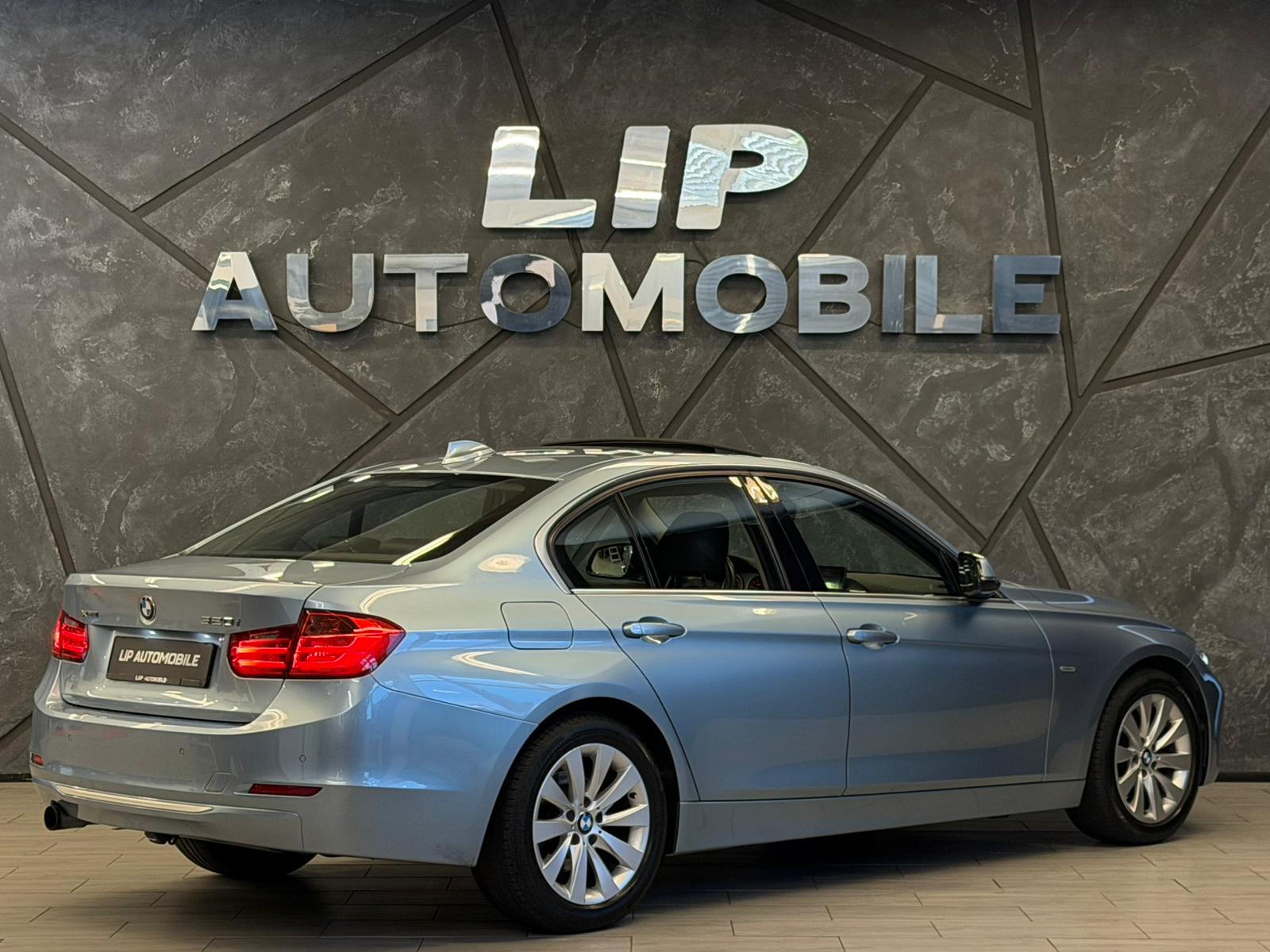 BMW 320i xDrive Modern Line Steptronic-image-5
