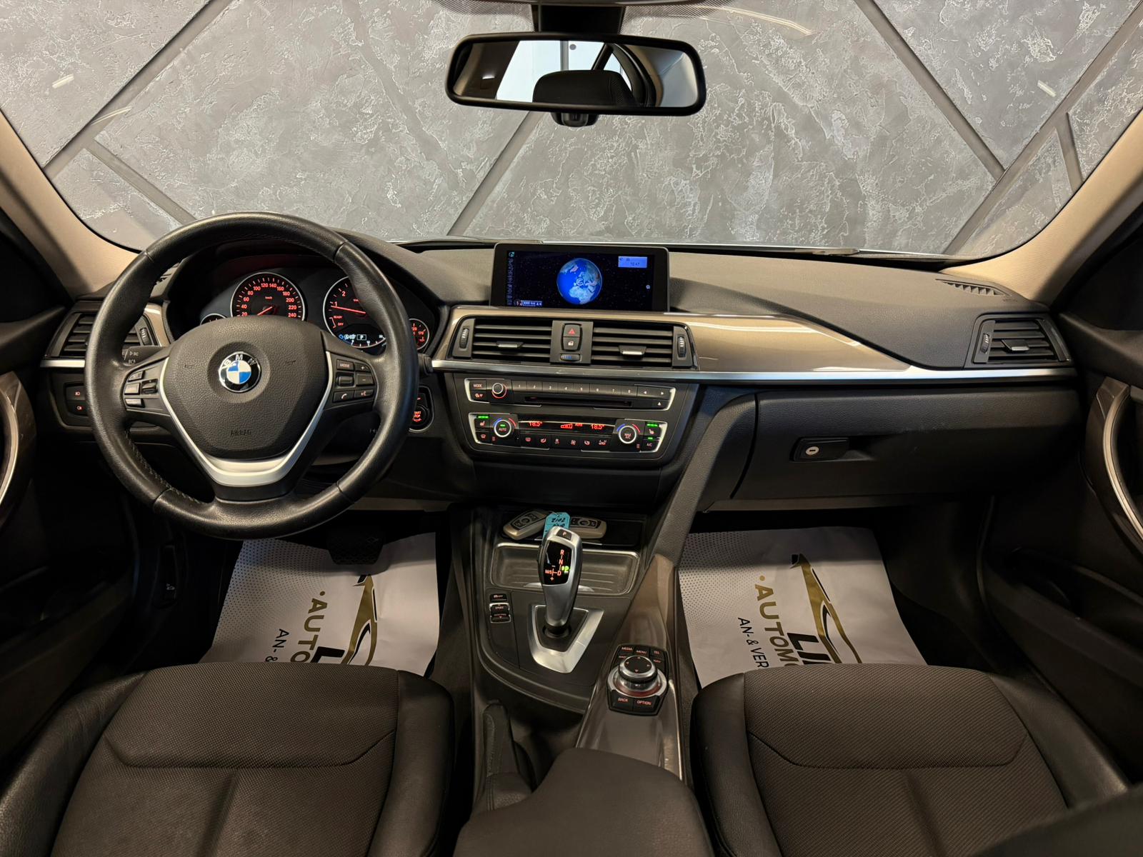 BMW 320i xDrive Modern Line Steptronic-image-8