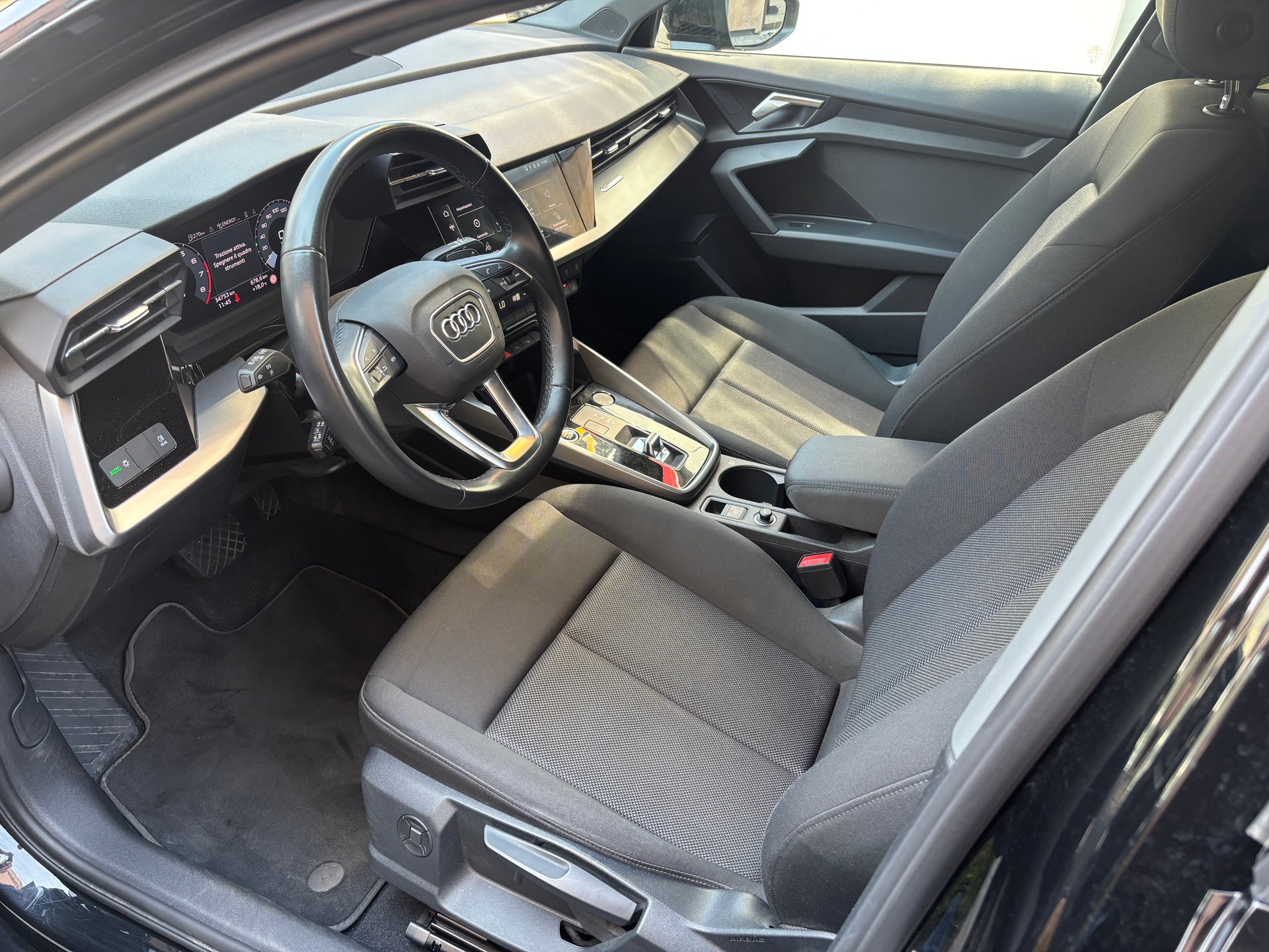 AUDI A3 Sportback 35 TFSI Attraction S-tronic-image-7