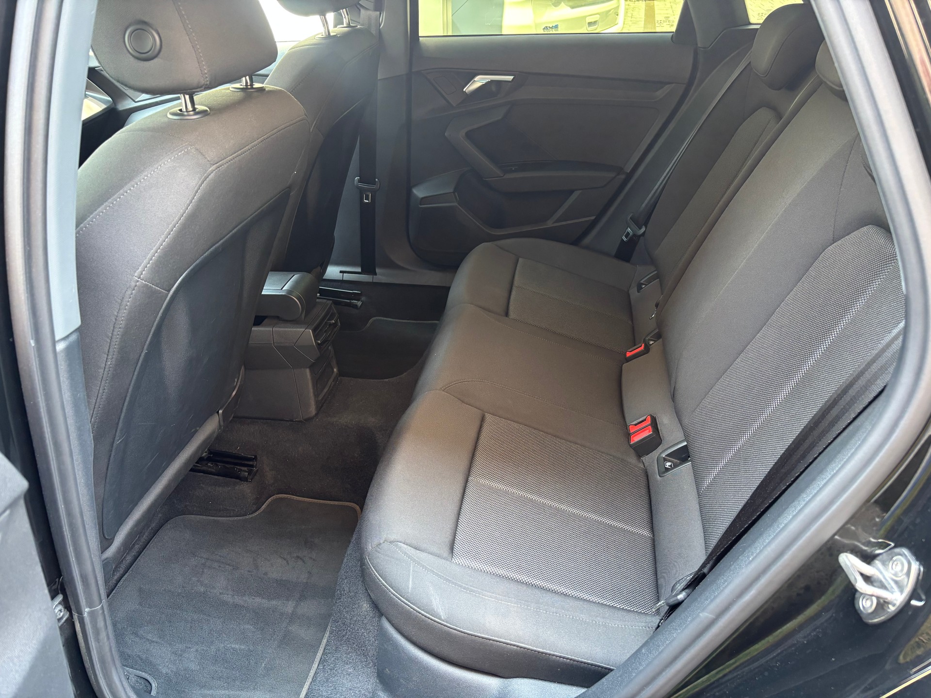 AUDI A3 Sportback 35 TFSI Attraction S-tronic-image-8