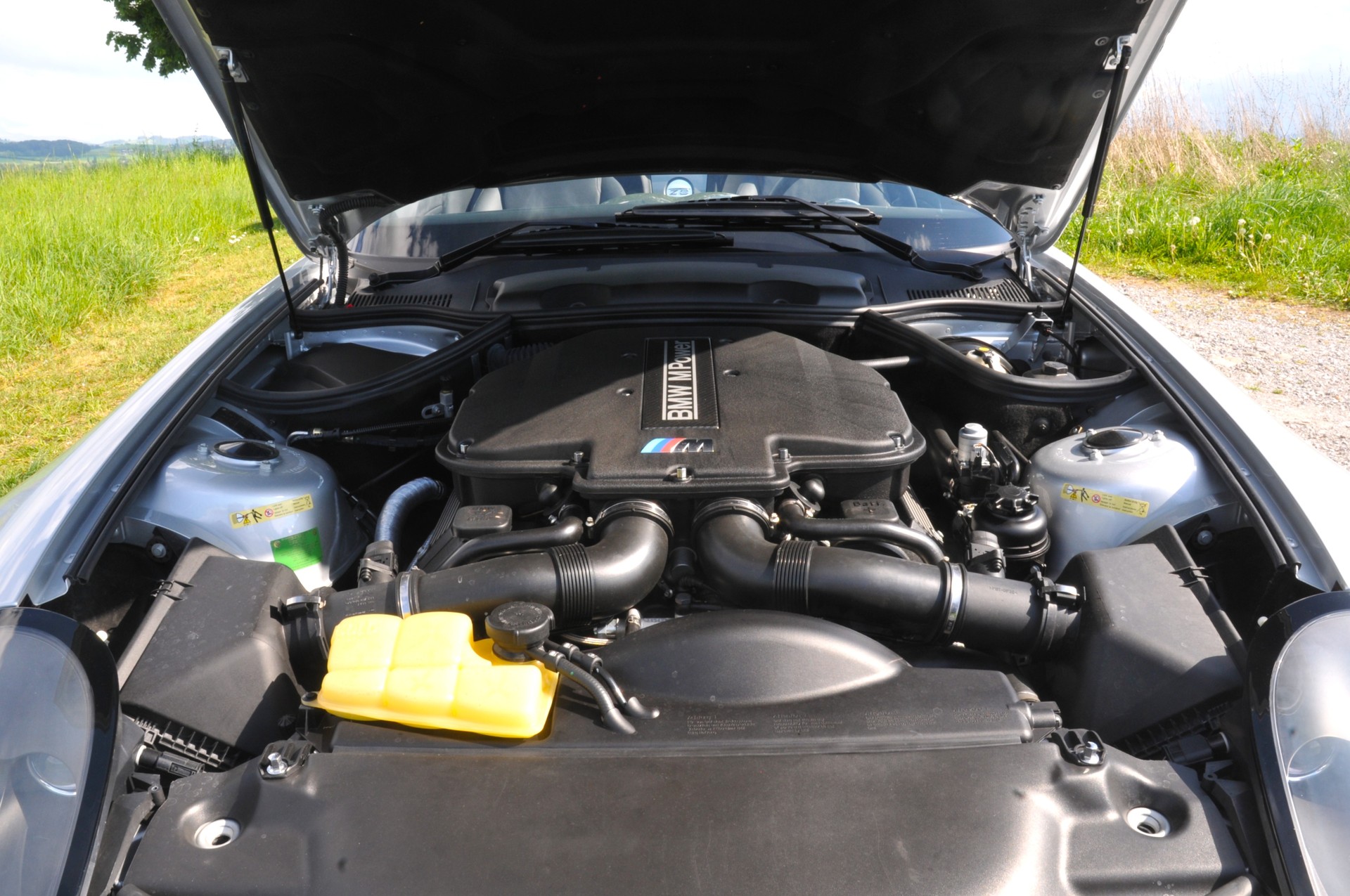 BMW 5.0 V8-image-8