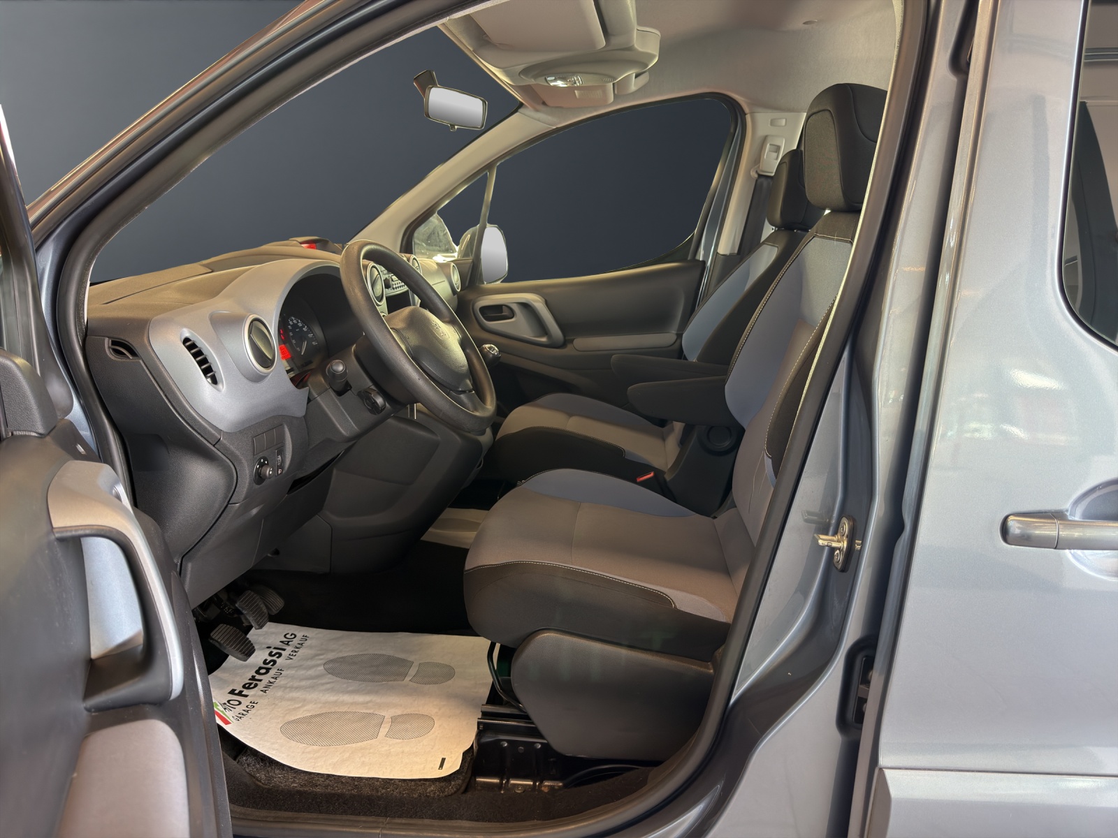 PEUGEOT Partner 1.6 e-HDI Active-image-14