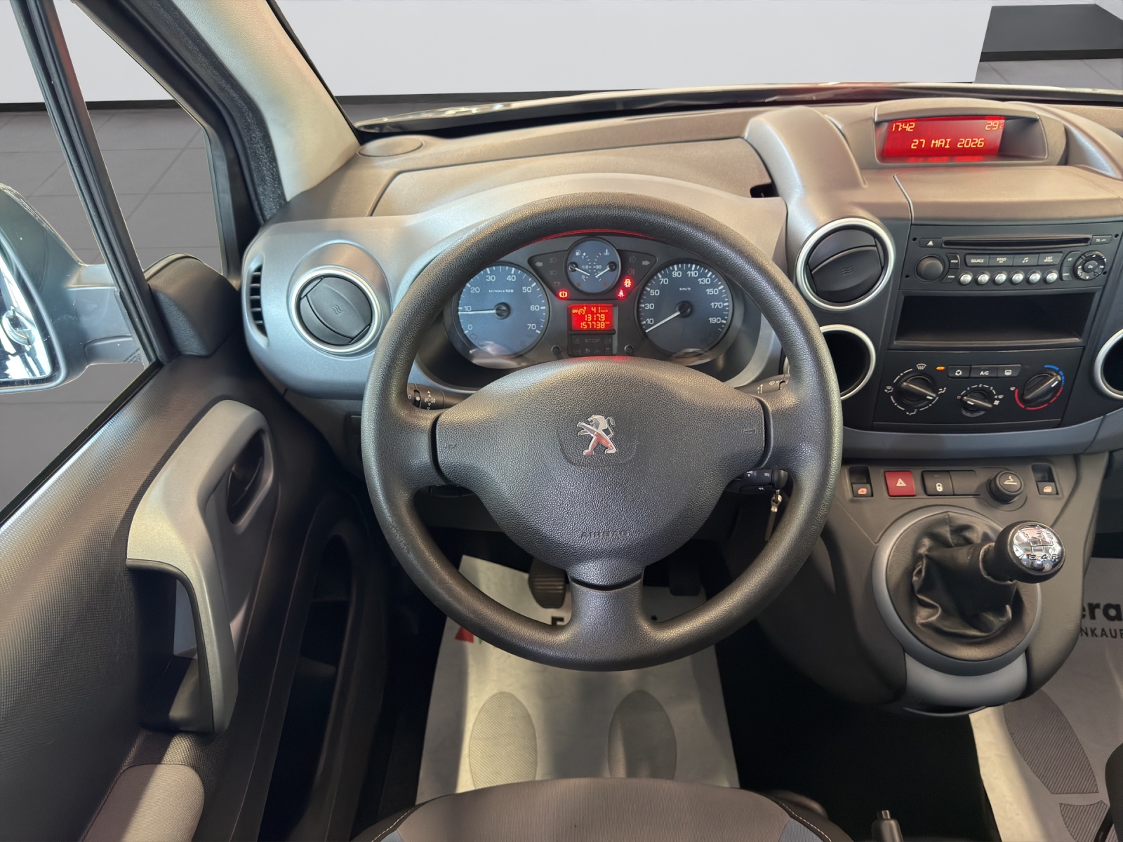 PEUGEOT Partner 1.6 e-HDI Active-image-12