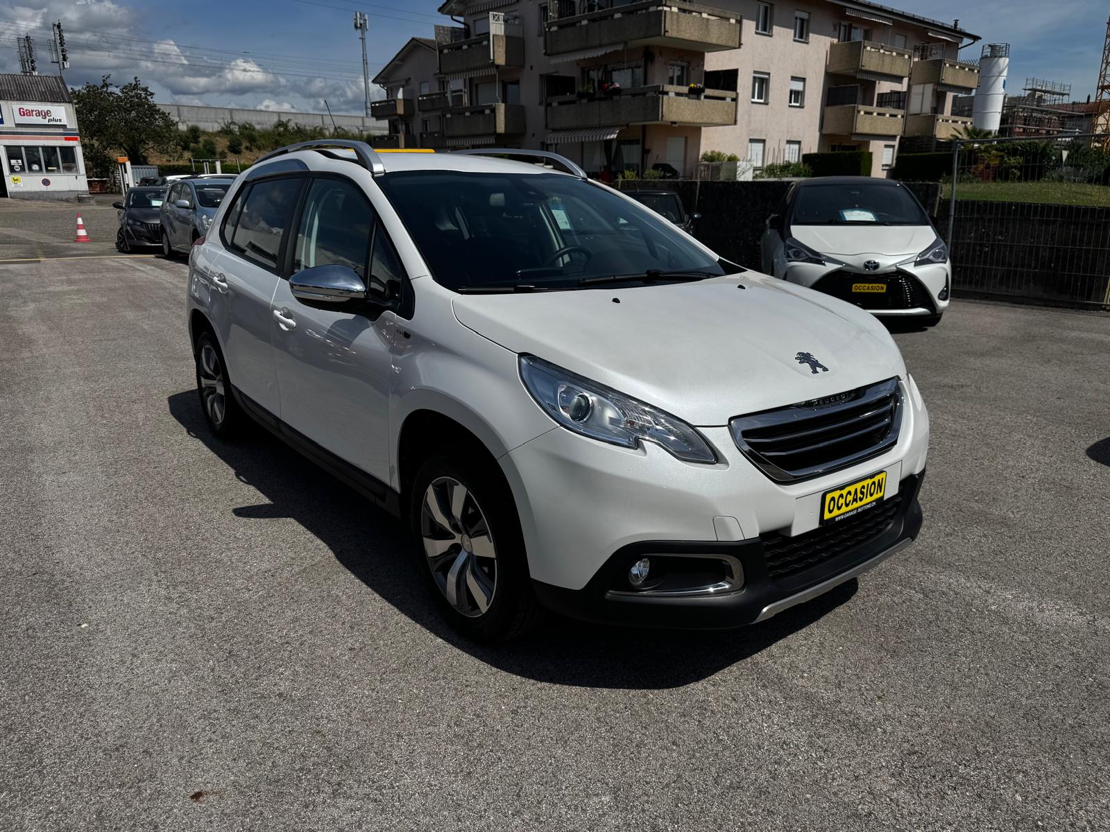 PEUGEOT 2008 1.2 PureTech Active-image-1