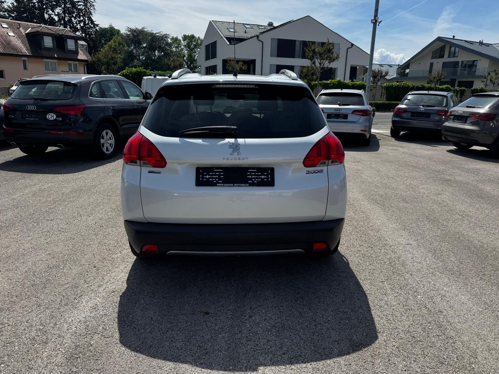 PEUGEOT 2008 1.2 PureTech Active-image-4