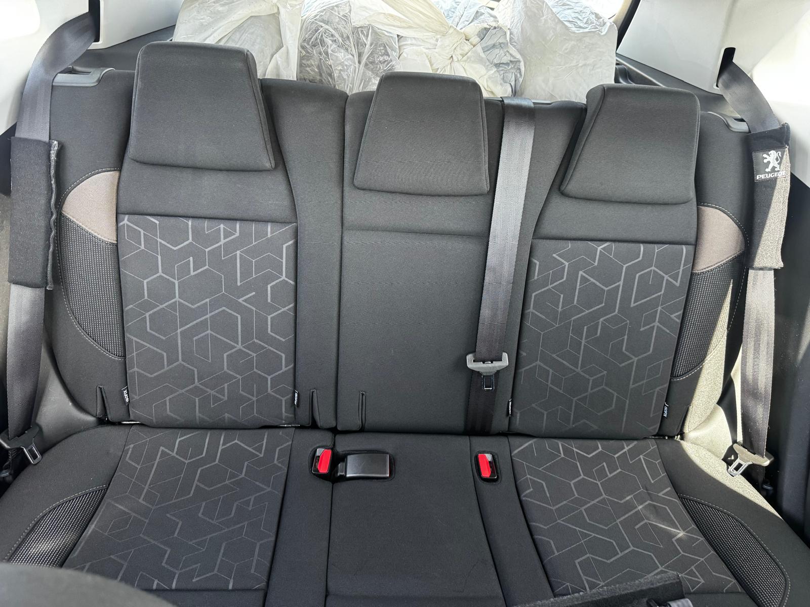 PEUGEOT 2008 1.2 PureTech Active-image-13
