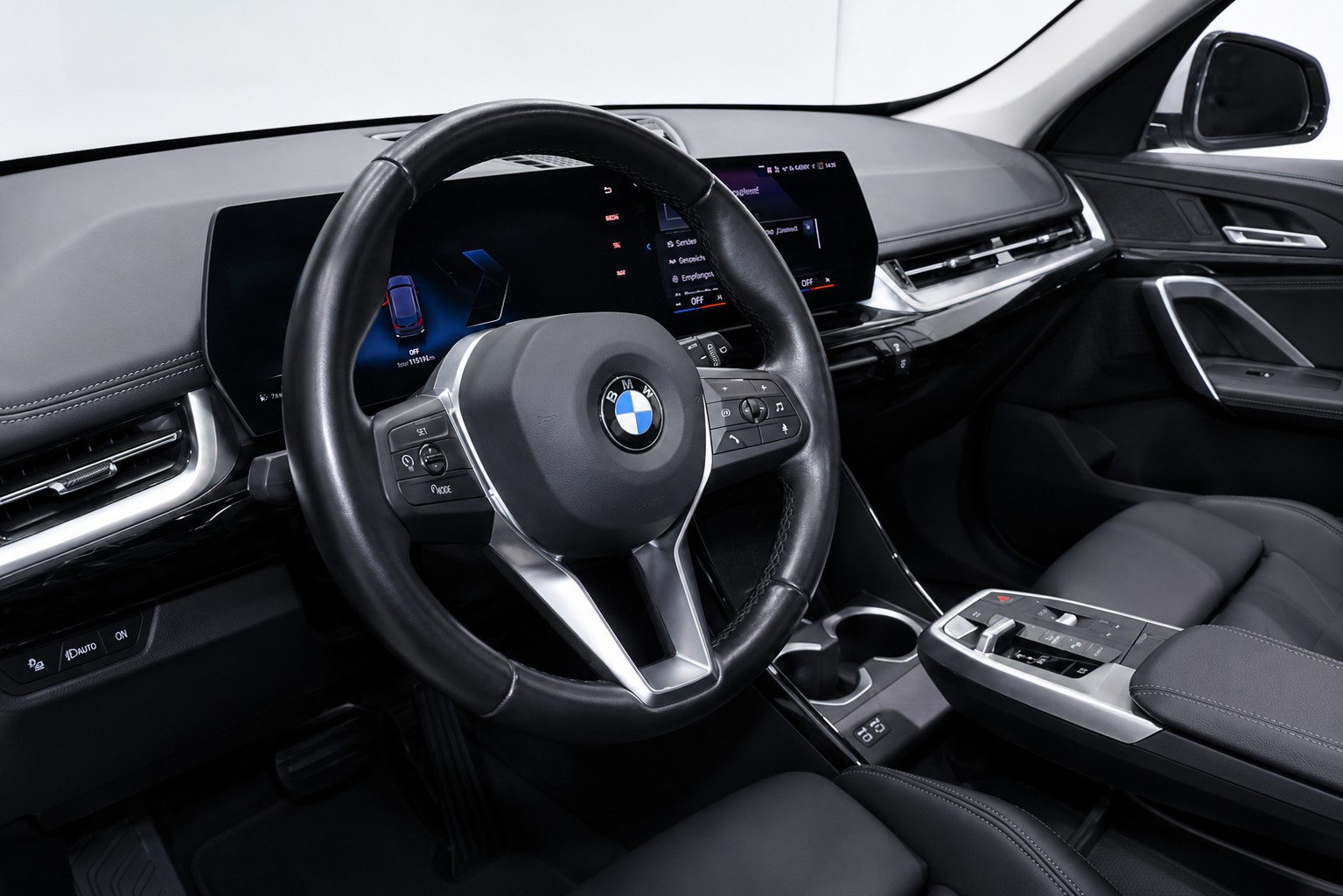 BMW X1 20d xDrive CH FAHRZEUG-image-14