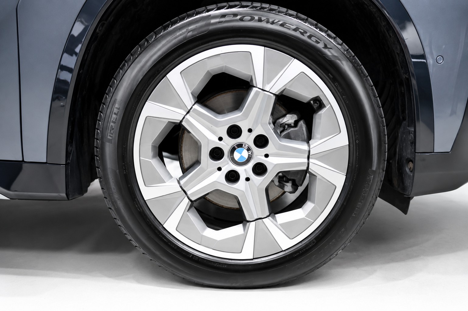 BMW X1 20d xDrive CH FAHRZEUG-image-7