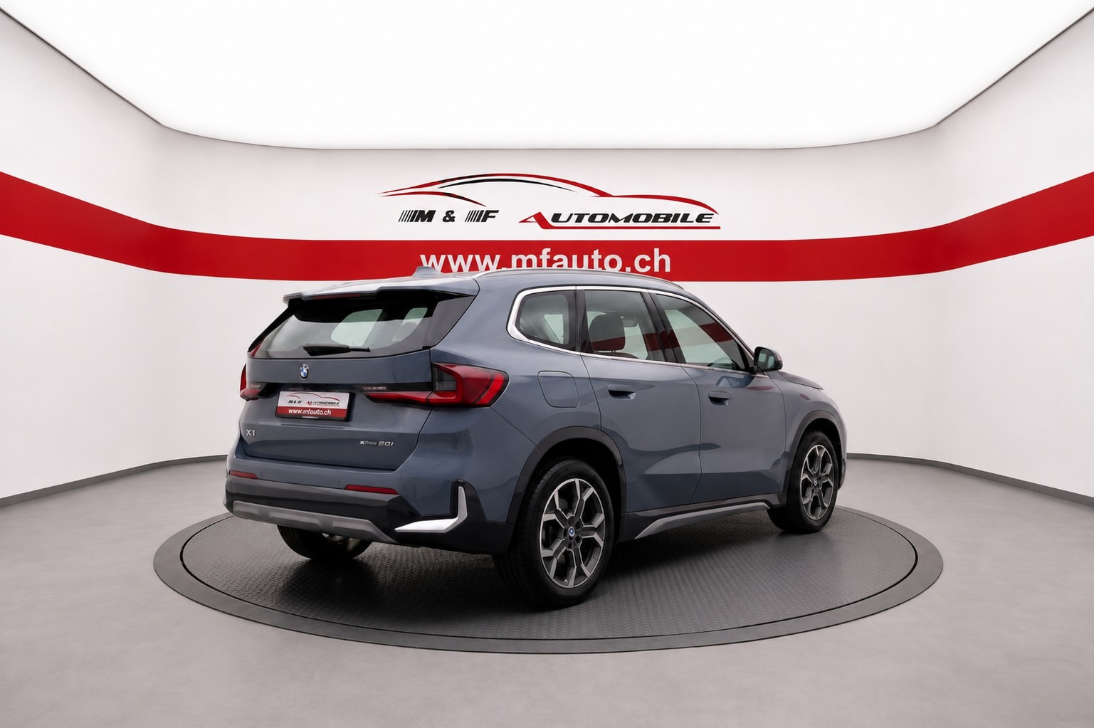 BMW X1 20d xDrive CH FAHRZEUG-image-6