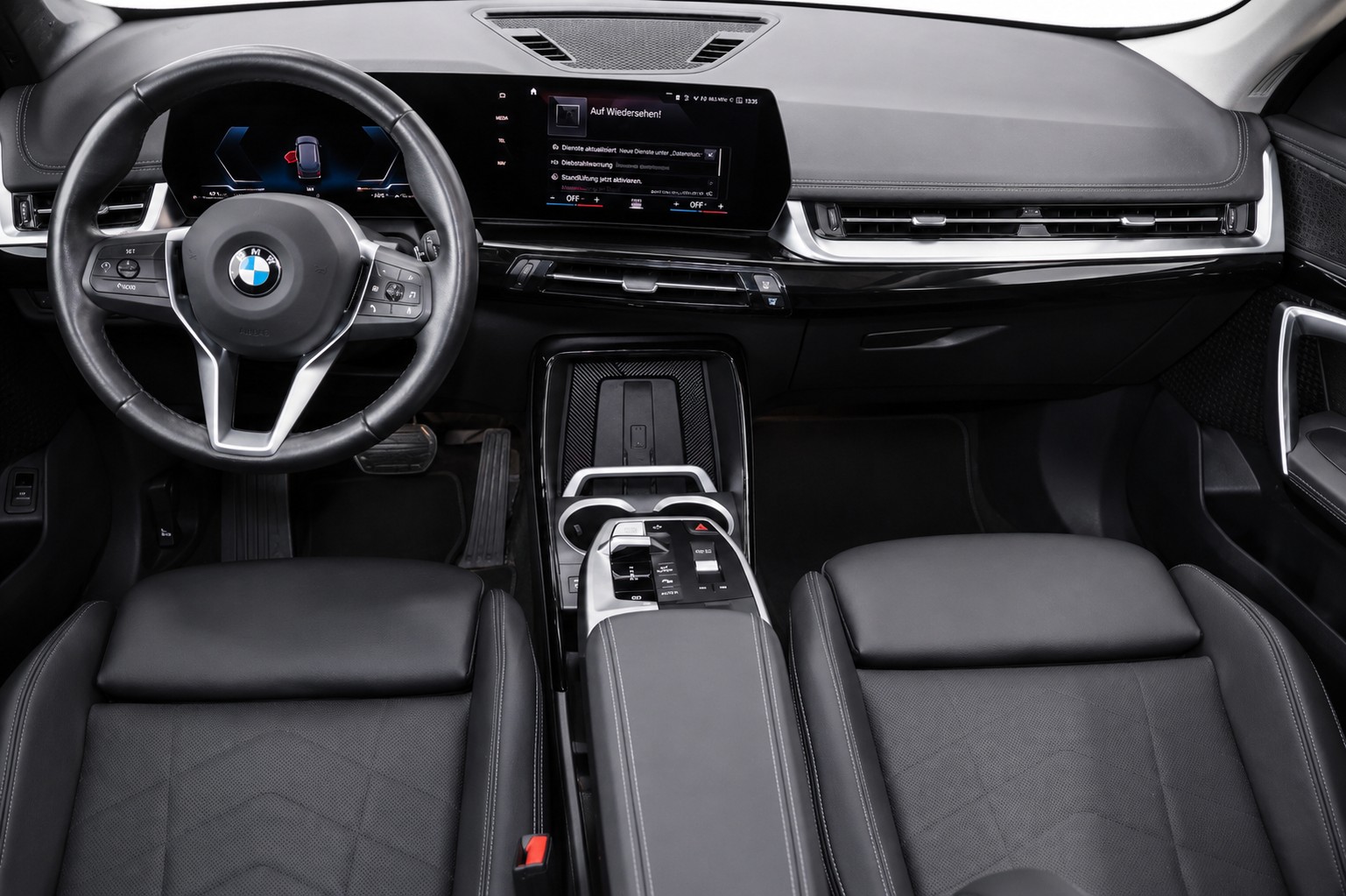 BMW X1 20d xDrive CH FAHRZEUG-image-11