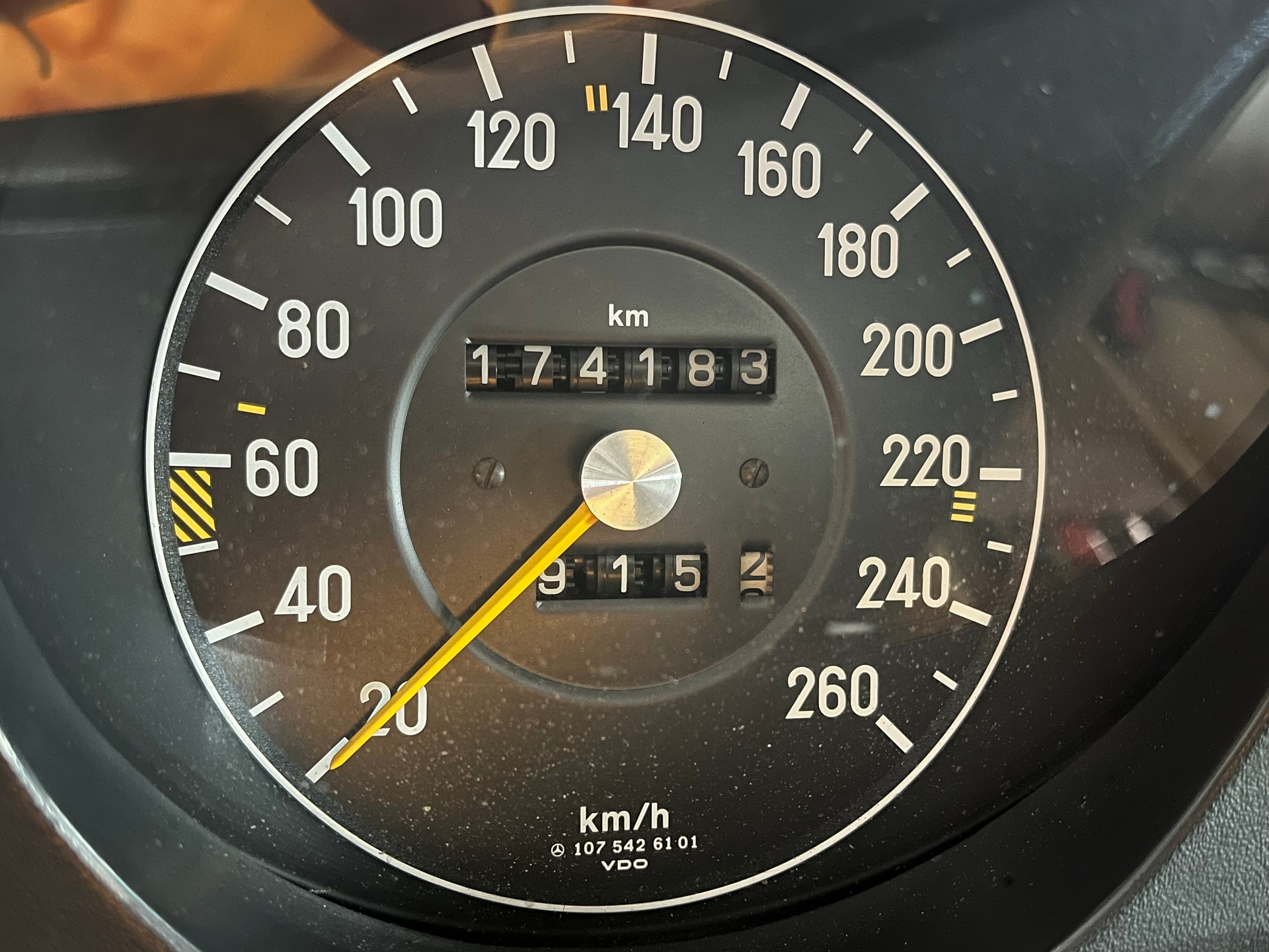 MERCEDES-BENZ R107-image-19