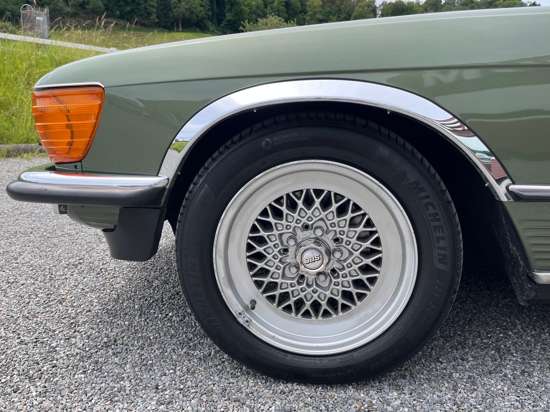 MERCEDES-BENZ R107-image-22