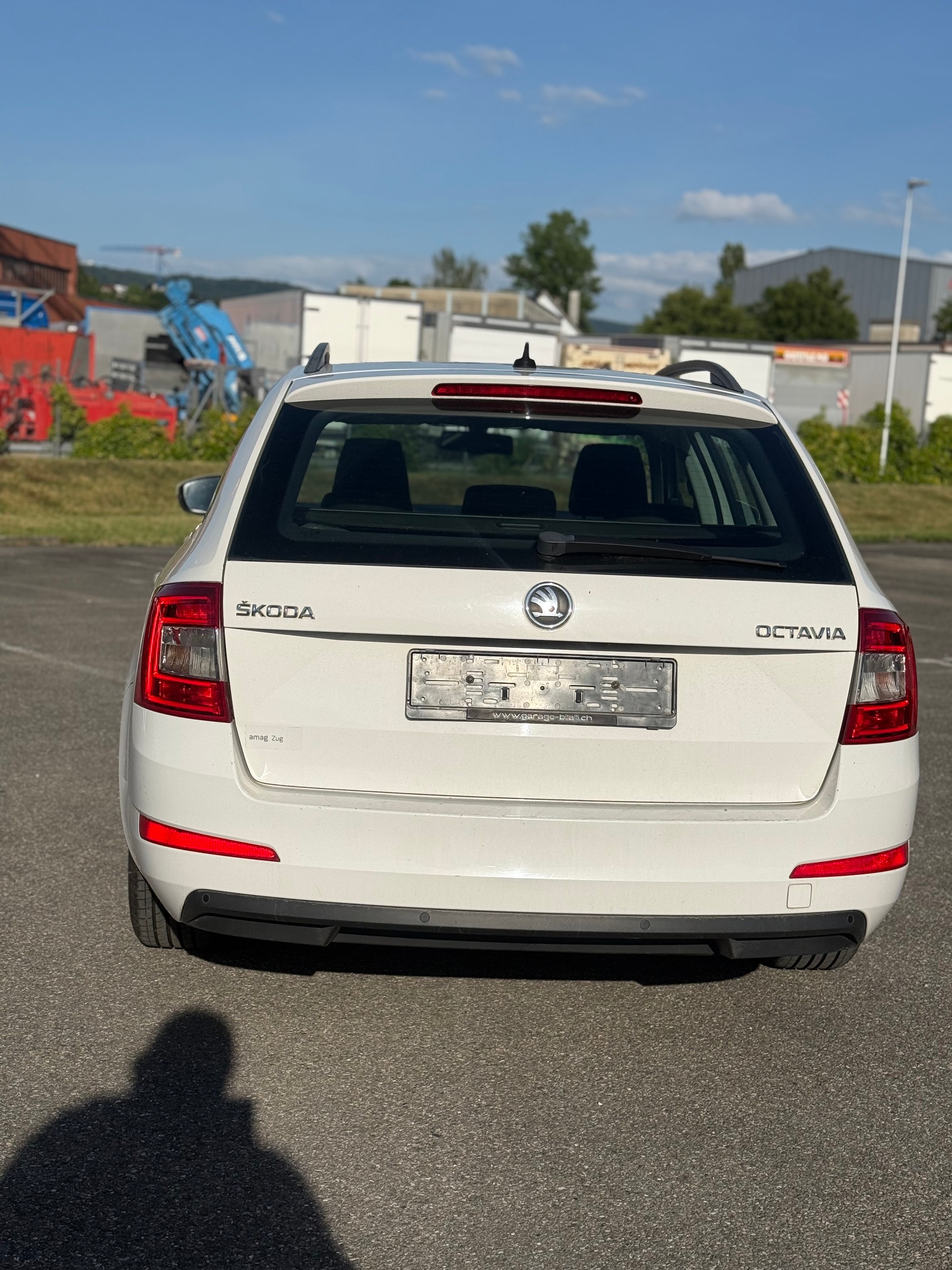 SKODA Octavia Combi 2.0 TDI Ambition-image-3