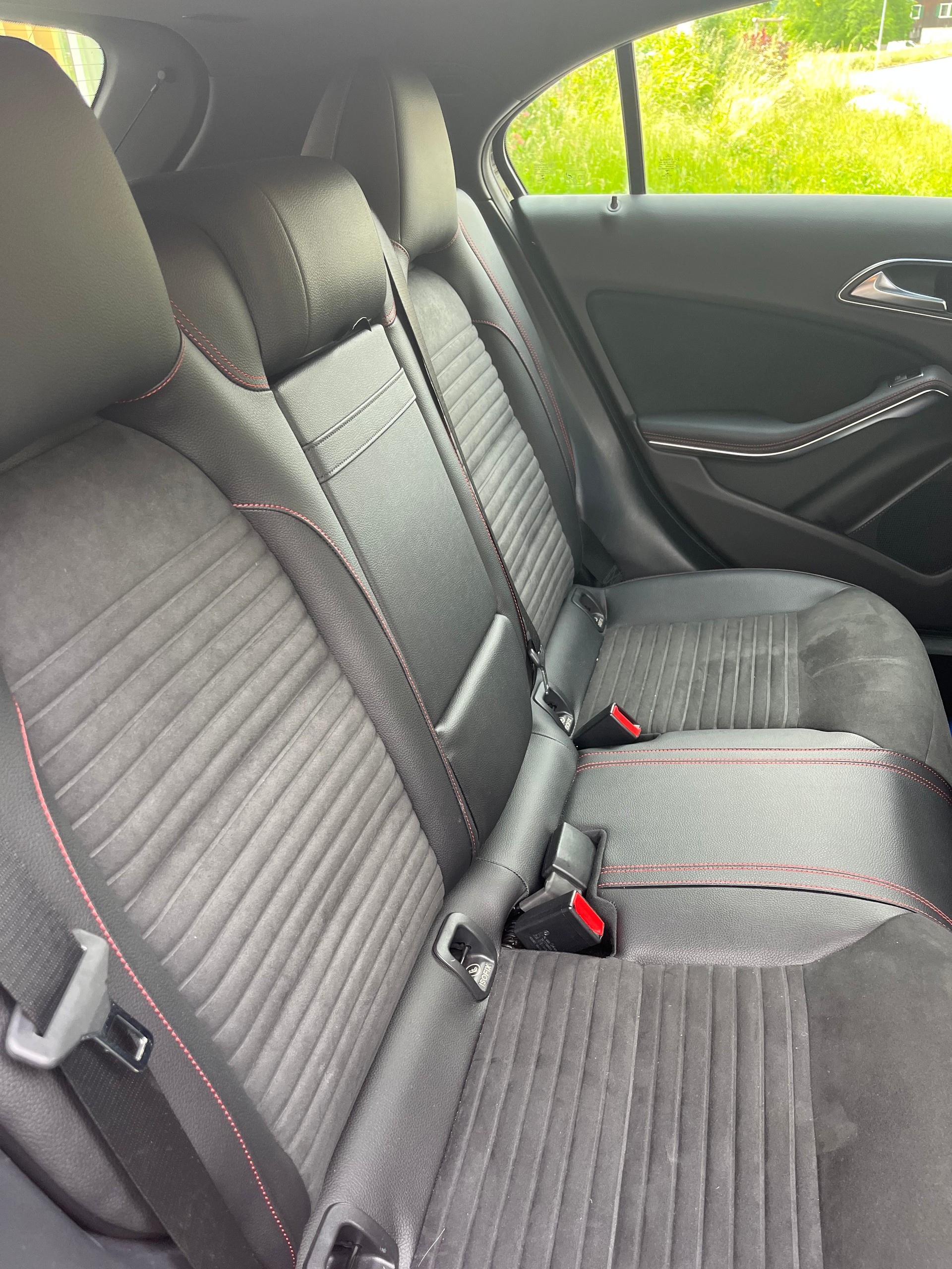 MERCEDES-BENZ A 220 d AMG Line 4m-image-5