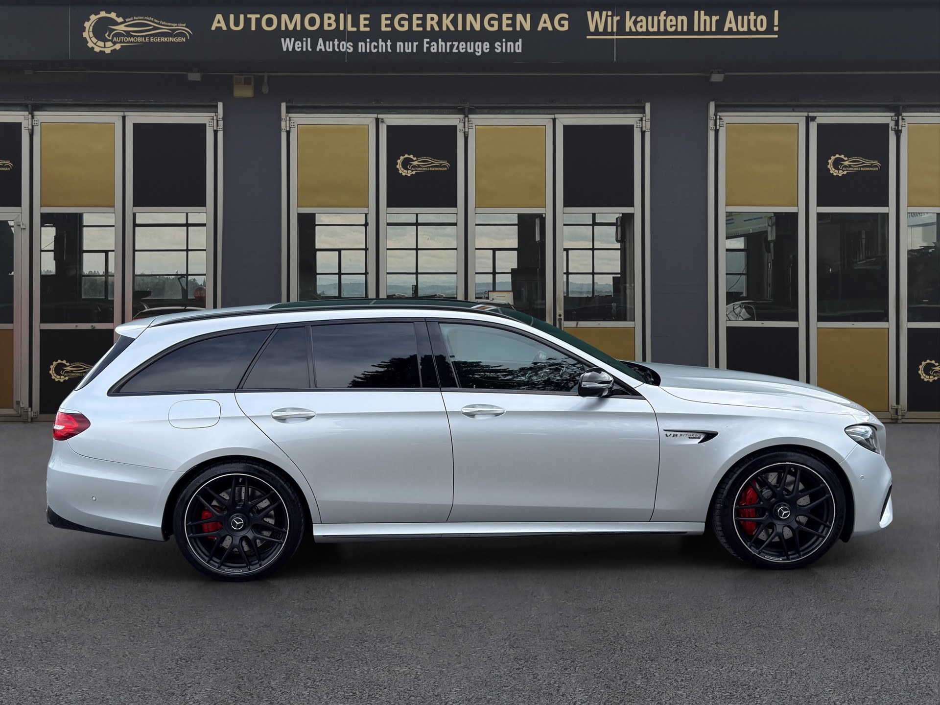 MERCEDES-BENZ E 63 S AMG 4matic+ Kombi-image-3