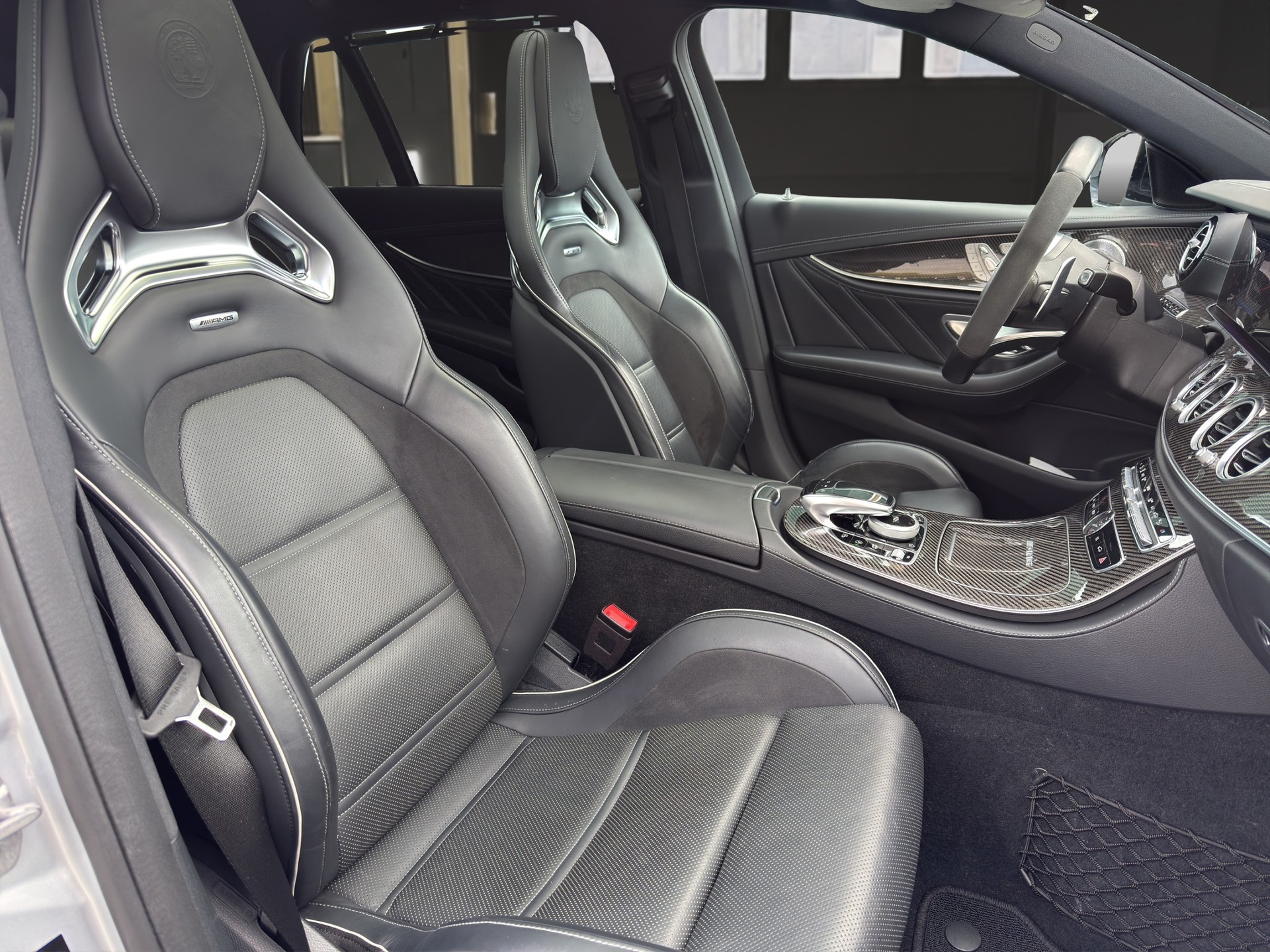 MERCEDES-BENZ E 63 S AMG 4matic+ Kombi-image-9