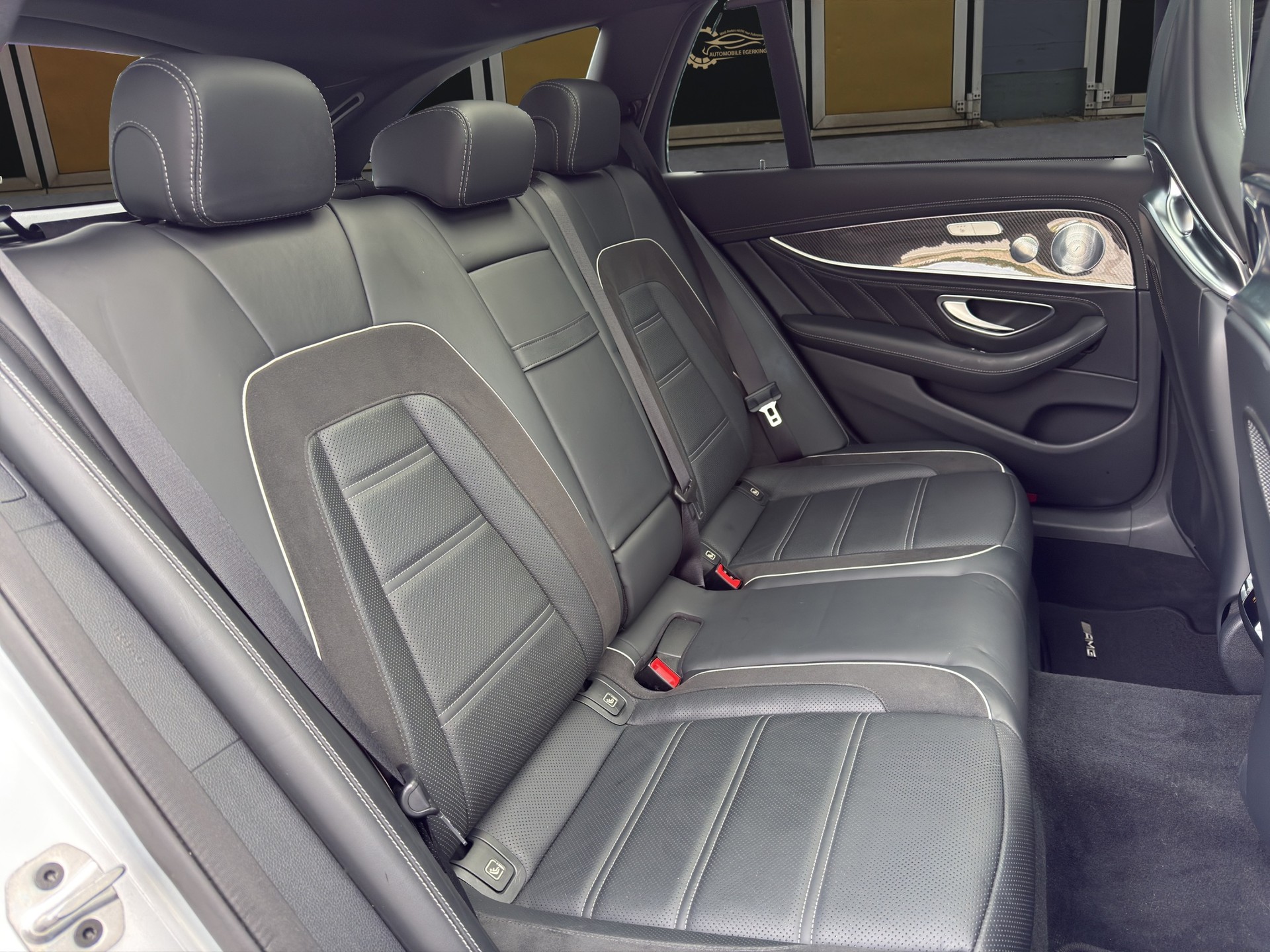 MERCEDES-BENZ E 63 S AMG 4matic+ Kombi-image-13
