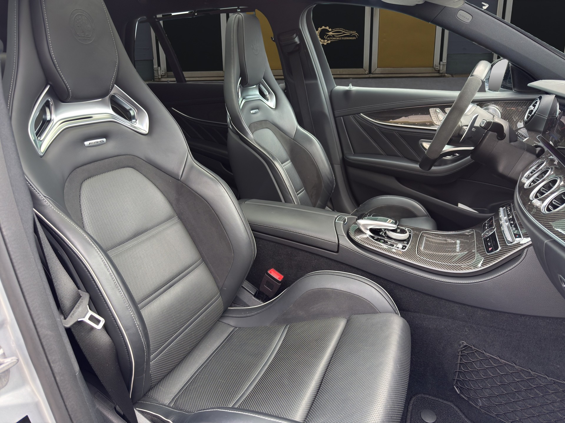 MERCEDES-BENZ E 63 S AMG 4matic+ Kombi-image-10